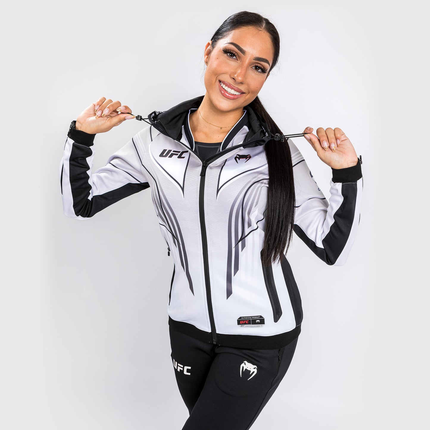 UFC Venum Authentic Fight Night 2.0 Frauen Walkout Hoodie - weiß