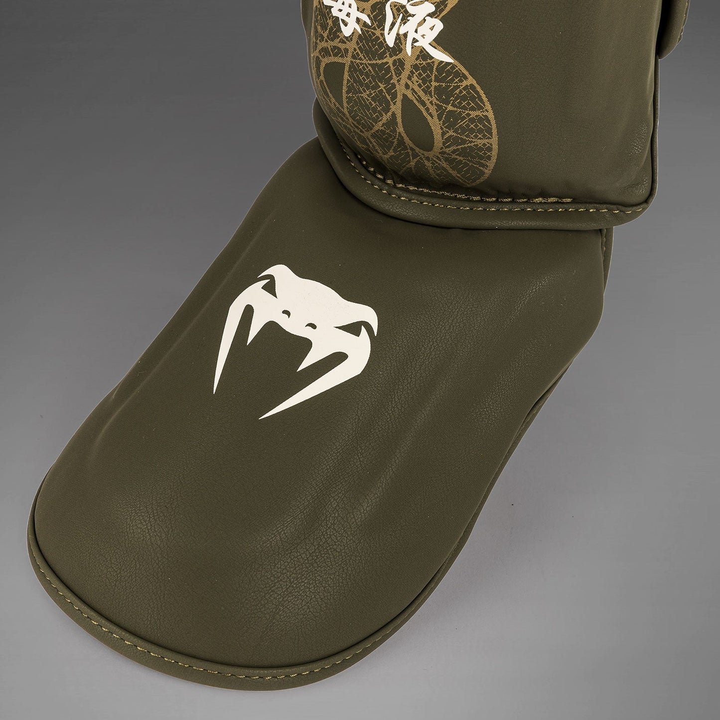Venum Serpenti Schienbeinschoner – Khaki/Bronze/Ivory
