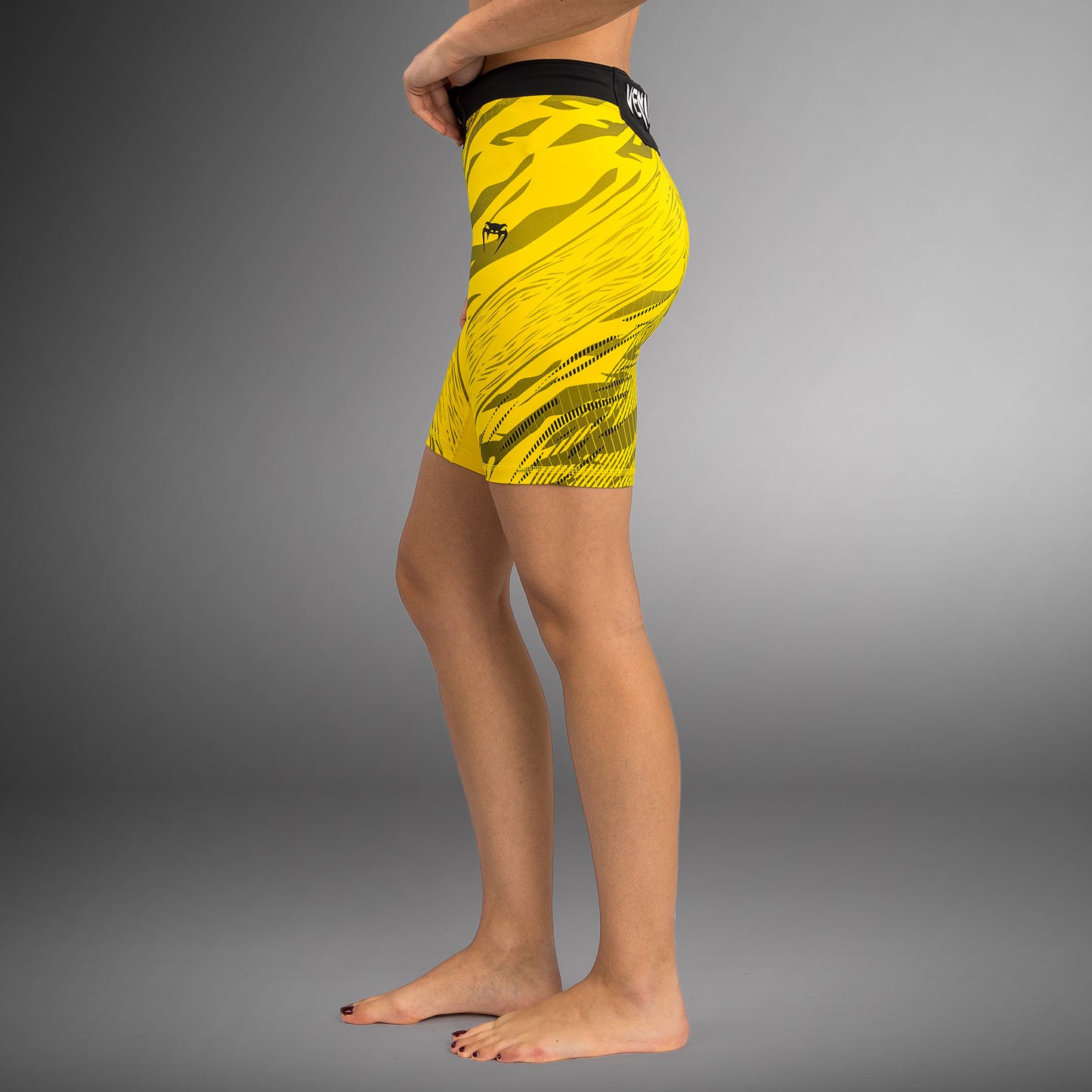 UFC Fusion by Venum Authentic Fight Night Damen Vale Tudo Short - Long Fit - Gelb