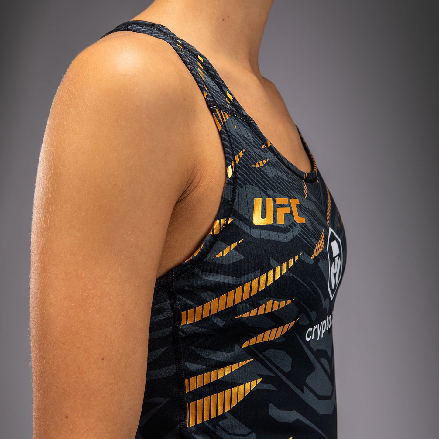 UFC Fusion by Venum Authentic Fight Night Damen Fitted Tank Mit Shelf Bra - Champion