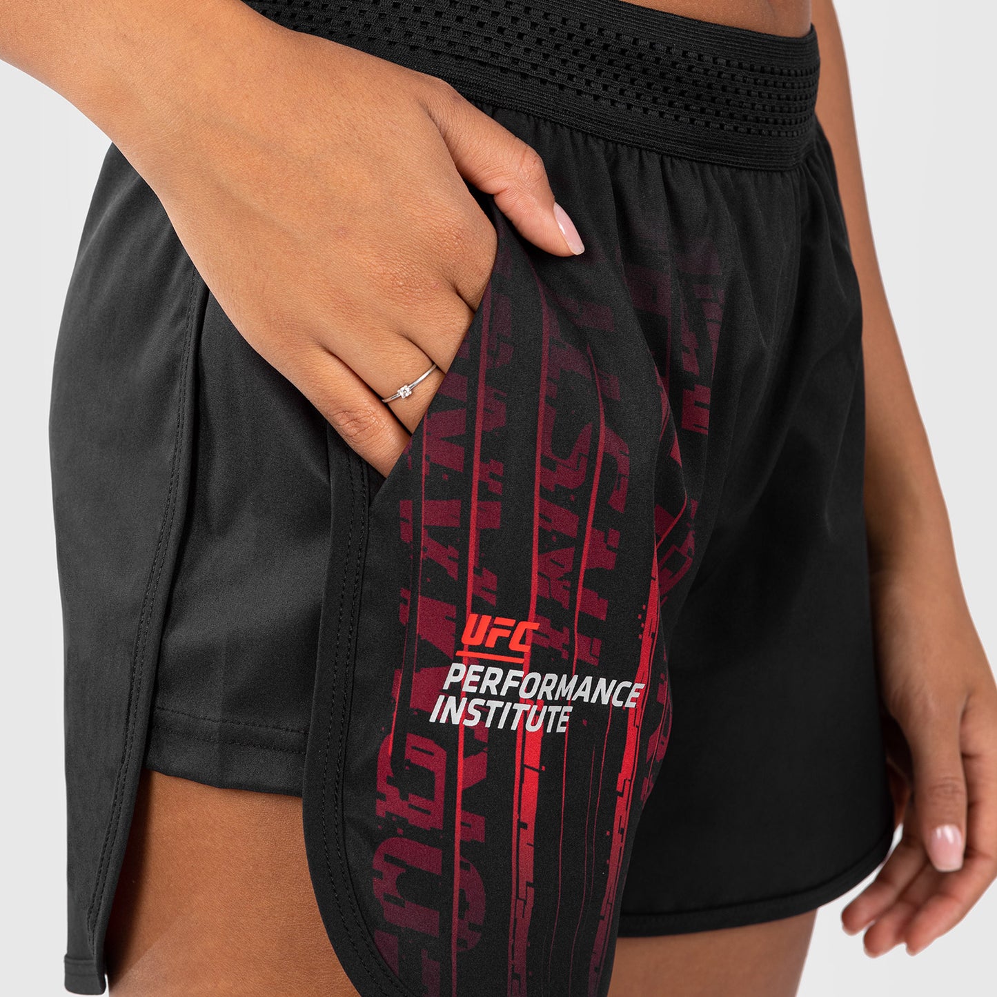 UFC Venum Performance Institute 2.0 Trainingsshort für Frauen - Schwarz/Rot