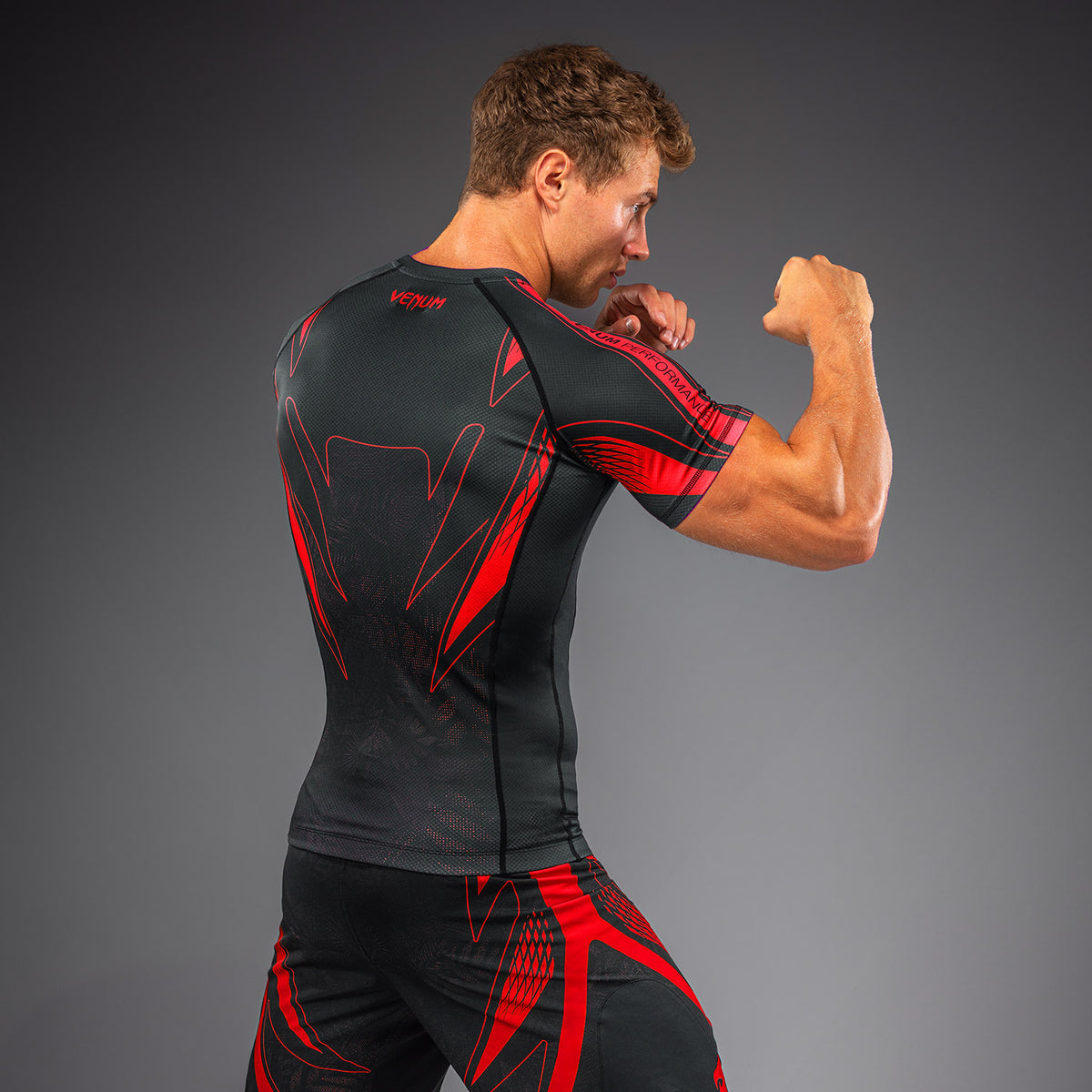 Venum Amazonia Reborn Kurzarm-Rashguard - Schwarz/Rot