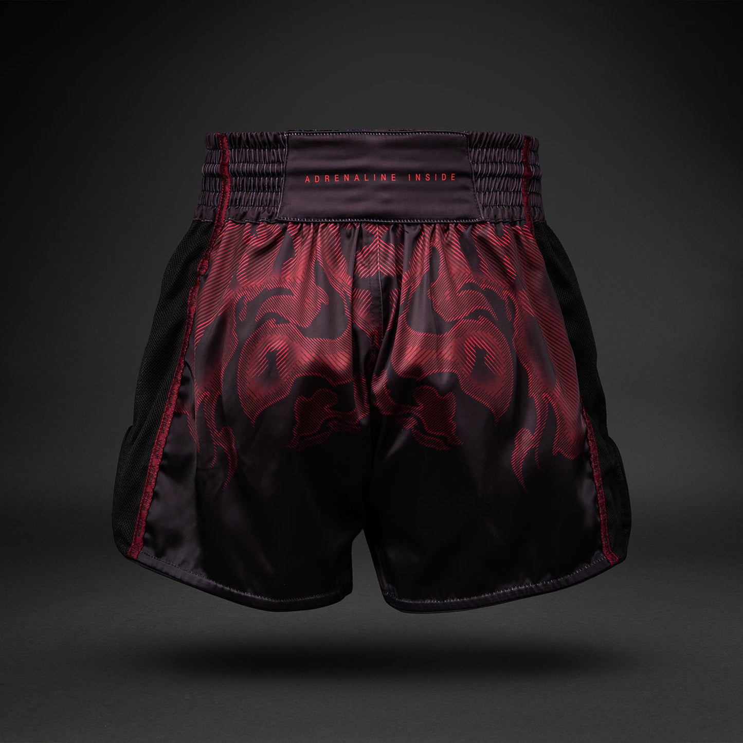 Venum Spectre Muay-Thai-Shorts – Schwarz/Rot