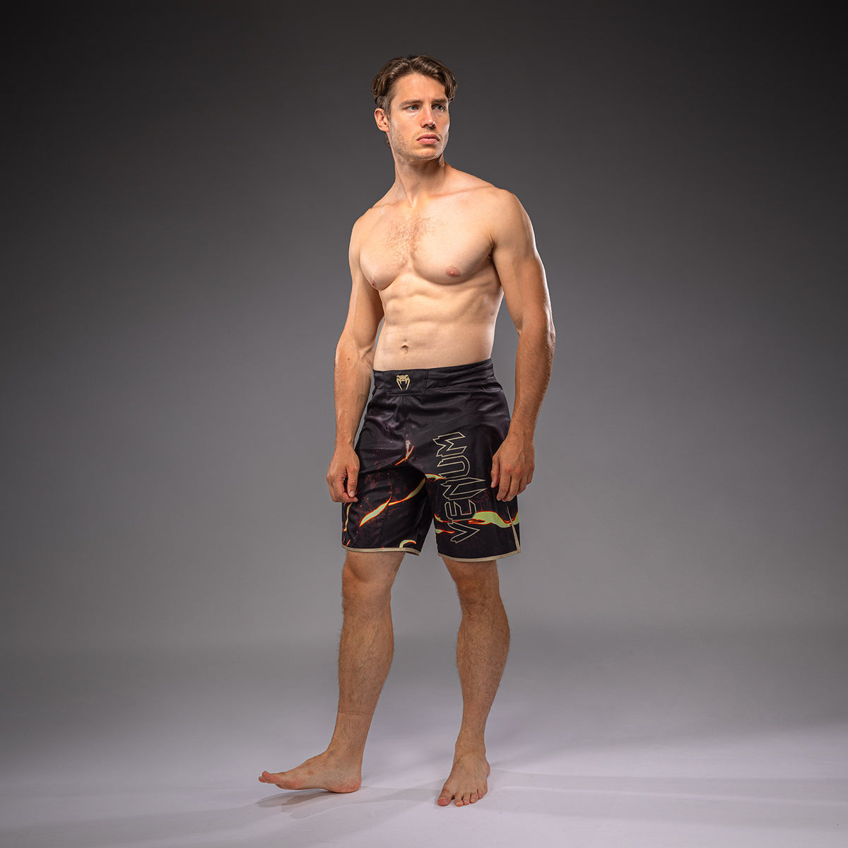 Jujutsu Kaisen x Venum Sukuna Fightshorts – Schwarz/Hellbeige