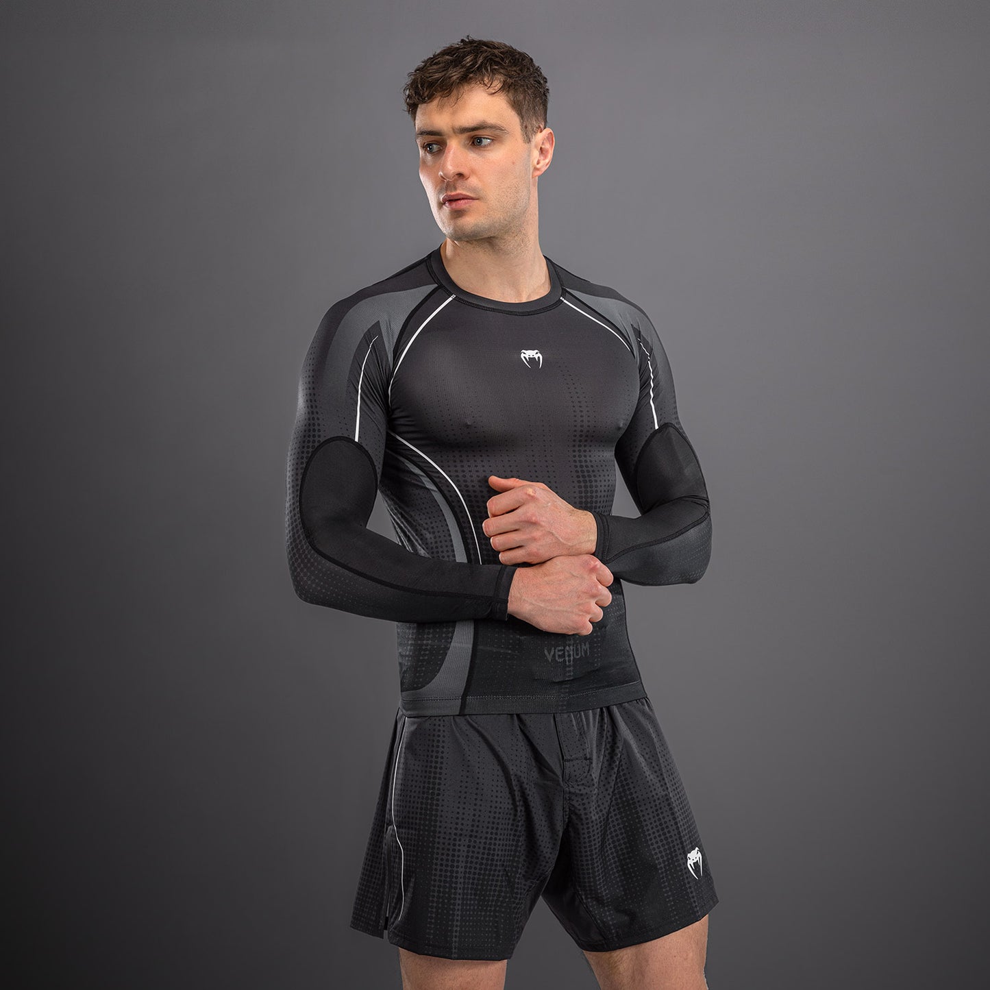 Venum Stealth Langarm Rashguard – Schwarz/Weiß