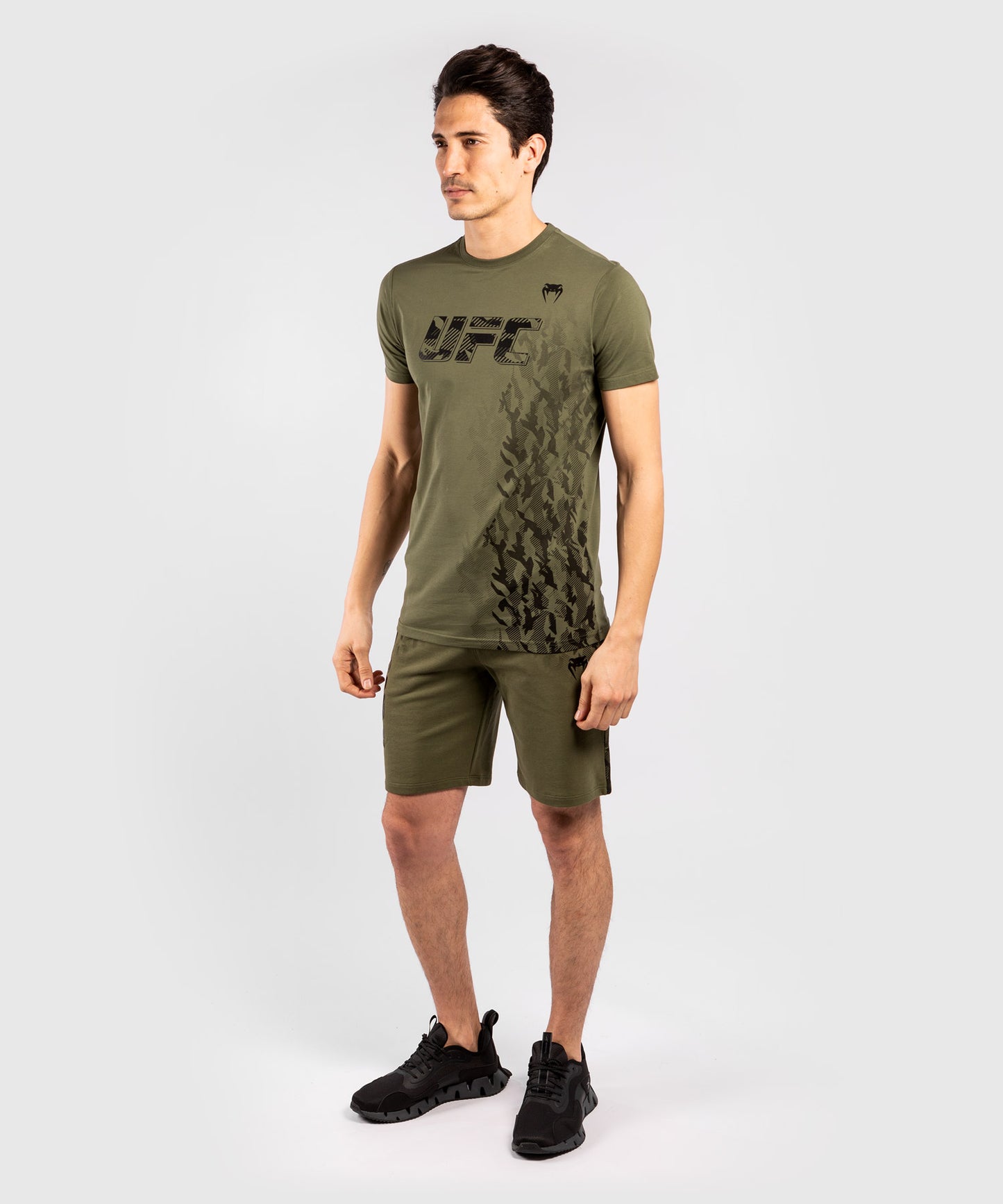 UFC Venum Authentic Fight Week Herren Shorts - Khaki