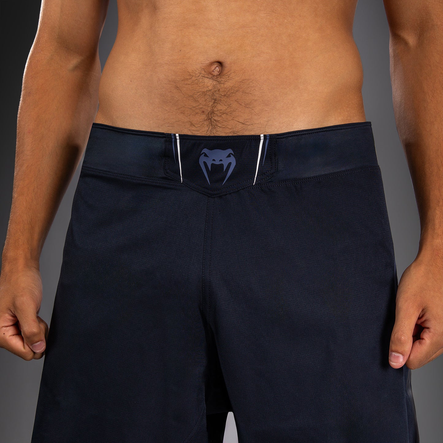 Venum G-Core Fightshorts - Marineblau/Weiß