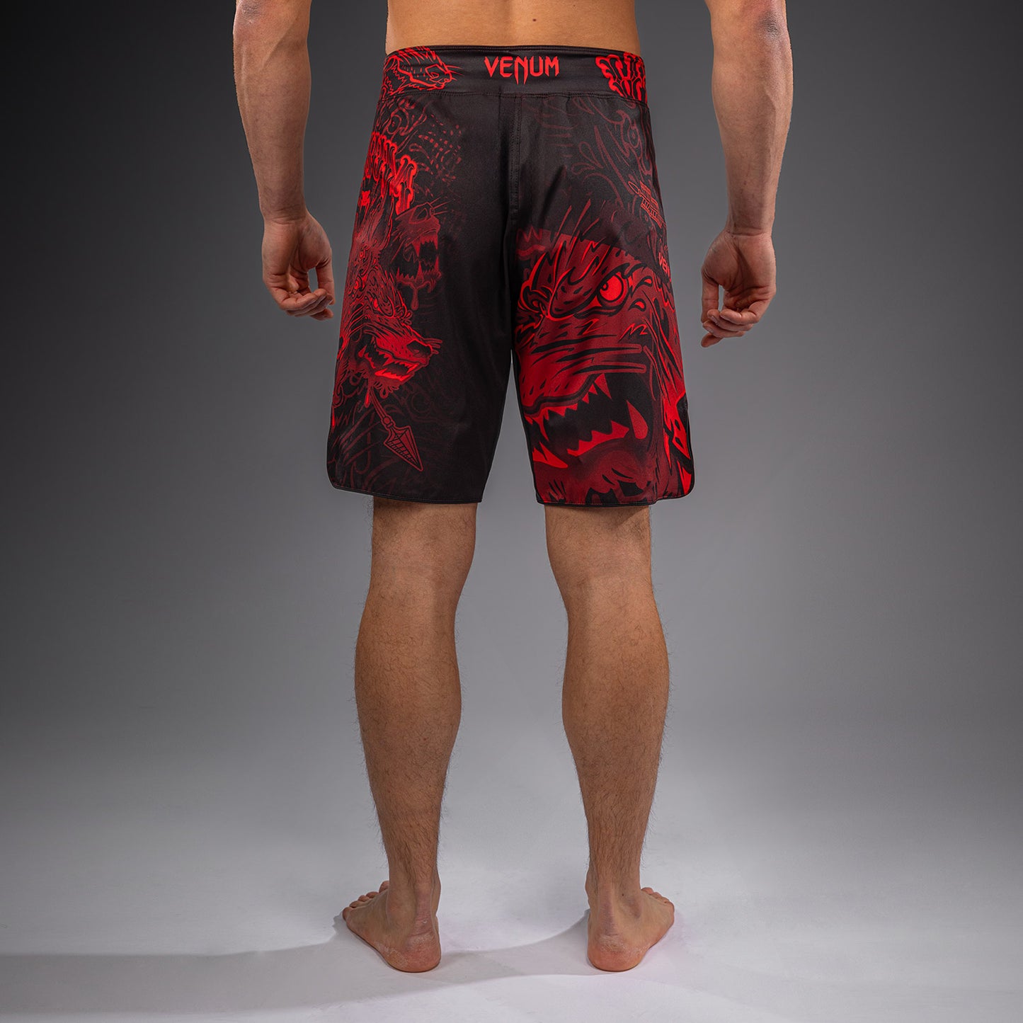 Venum Wolf Atak Fightshorts – Schwarz/Rot