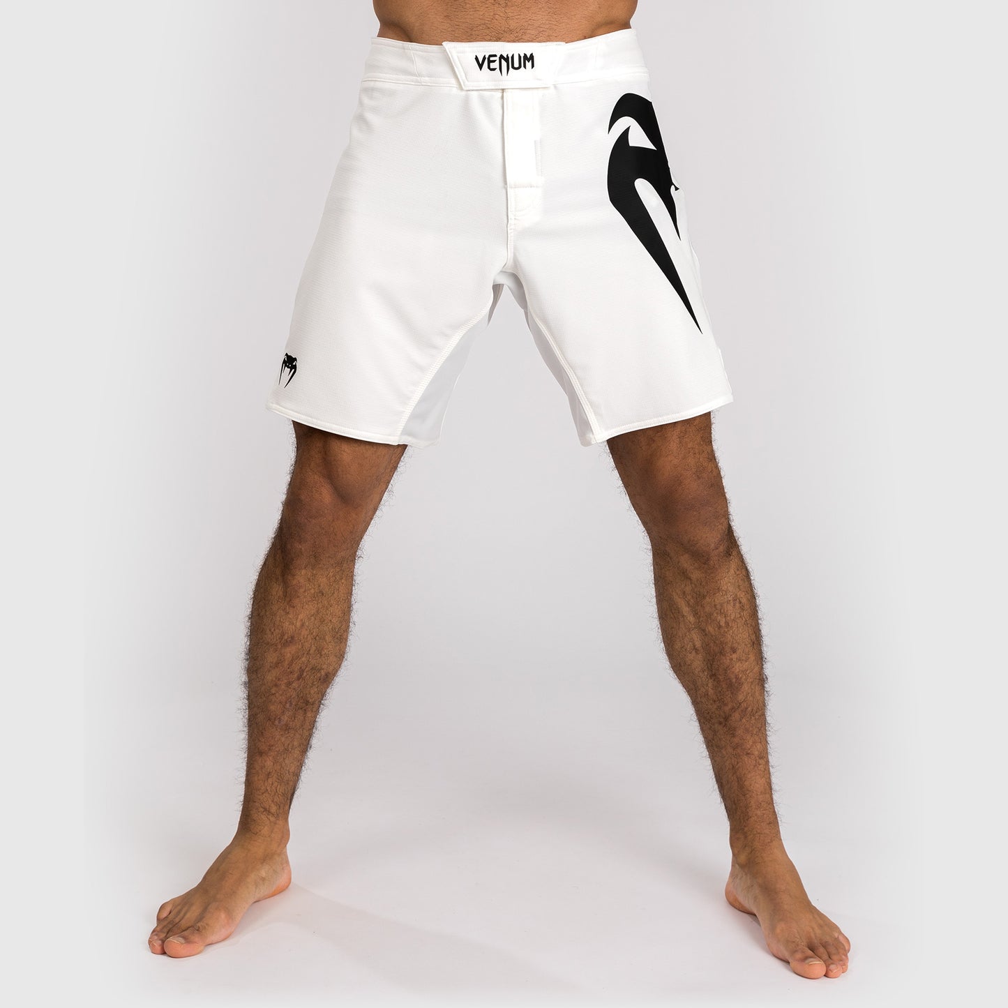 Venum Light 5.0 Fight Shorts - Weiß/Schwarz