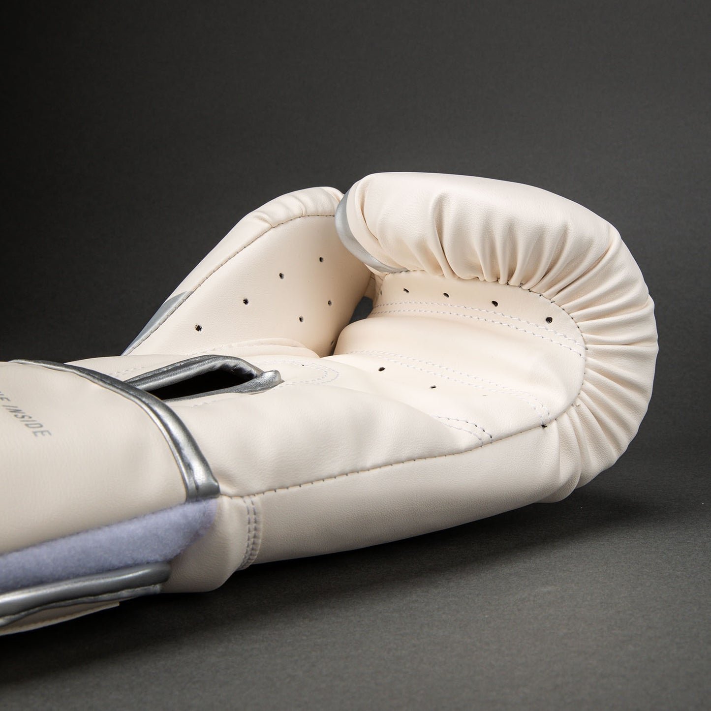 Venum Challenger 2.5 Boxhandschuhe – Weiß/Silber