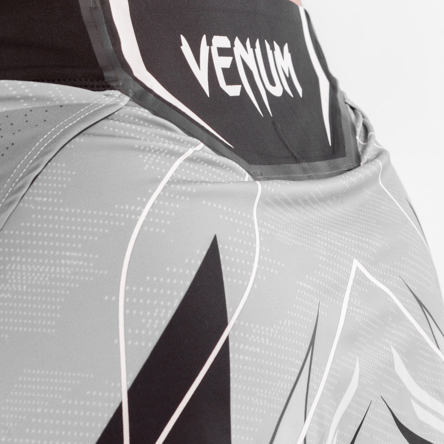 UFC Venum Authentic Fight Night Damen Skort - Weiß