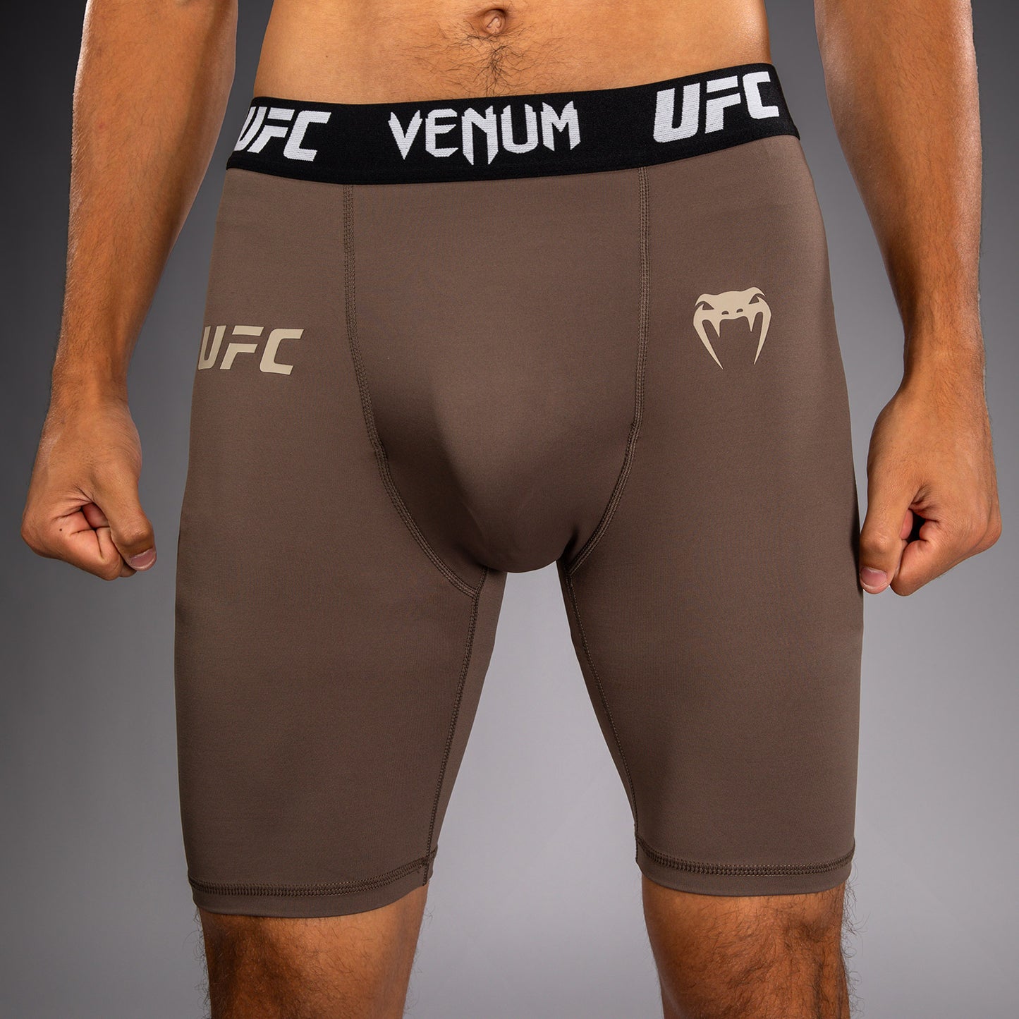 Venum UFC Unity by Venum Authentic Fight Week Herren Funktions-Kompressionsshorts - Braun