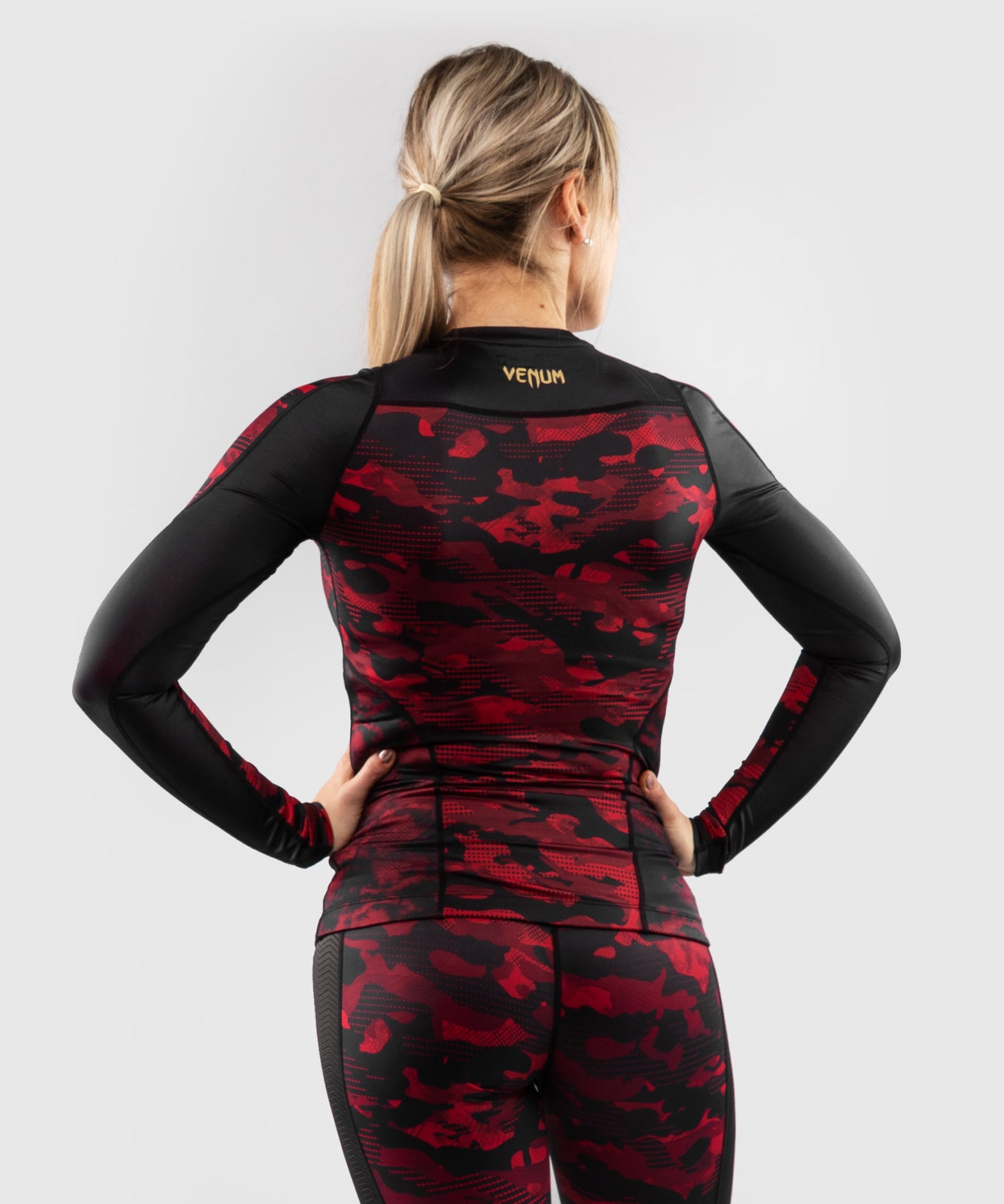 Rashguard mit langen Ärmeln Venum Defender - für Frauen - Schwarz/Rot