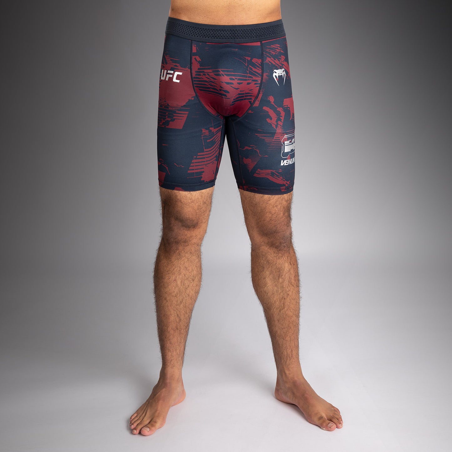 UFC Zenith by Venum Authentic Fight Week Performance Vale Tudo Short Herren - Marineblau/Burgunderrot/Silber