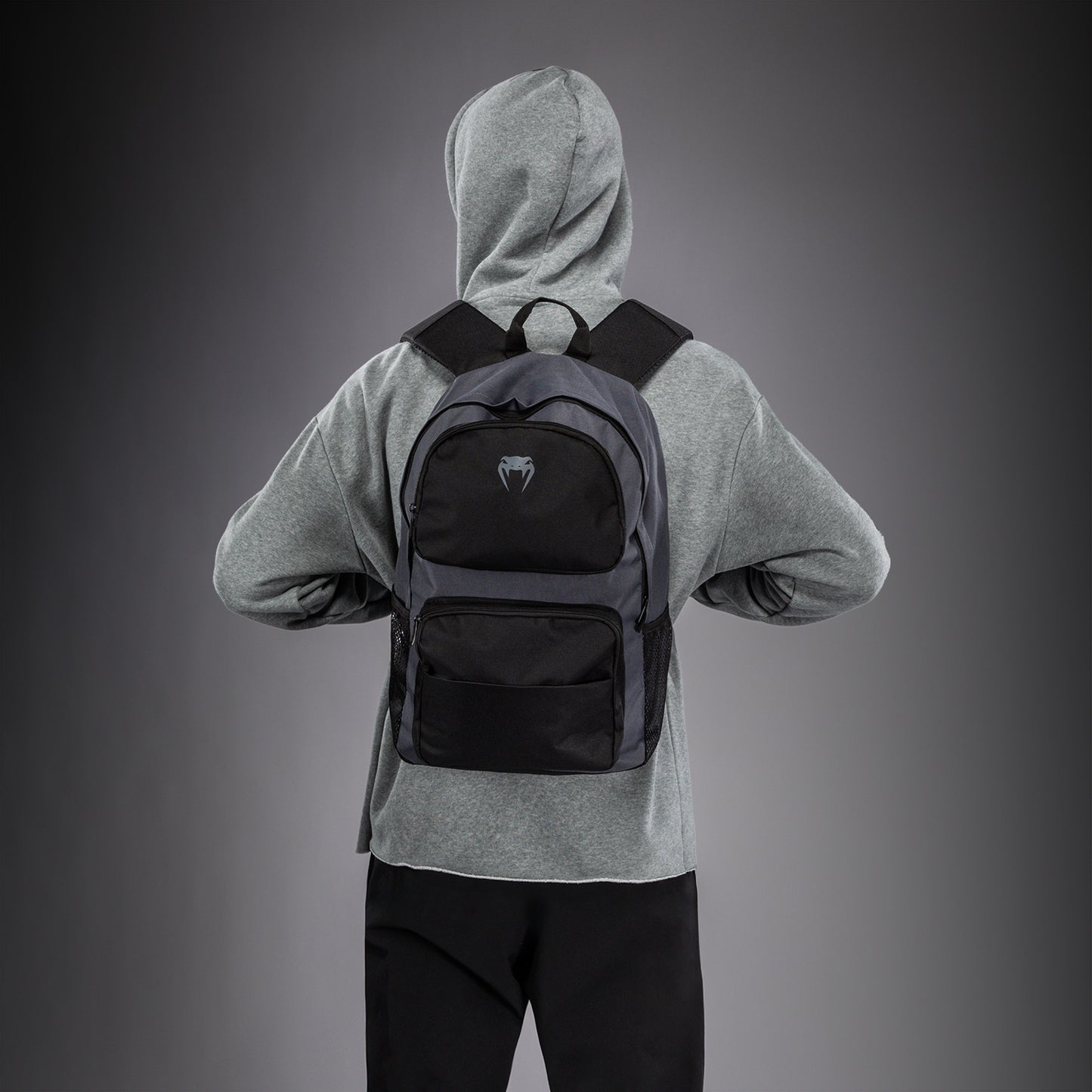 Venum Essential Sporttasche (24 L) - Grau/Schwarz
