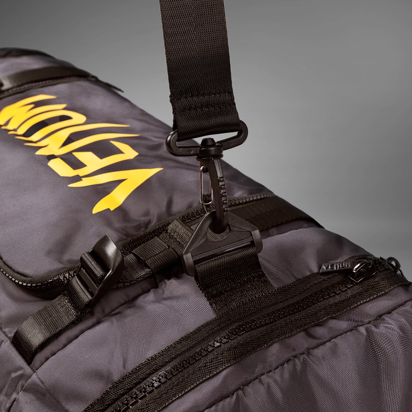 UFC Fusion by Venum Fight Week Duffel Bag - Aards Bruin