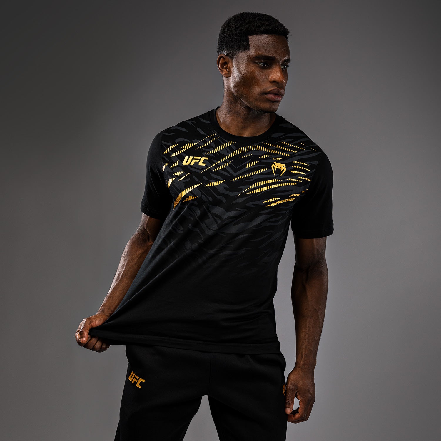 UFC Fusion by Venum Replica Herren Kurzarm T-Shirt - Champion