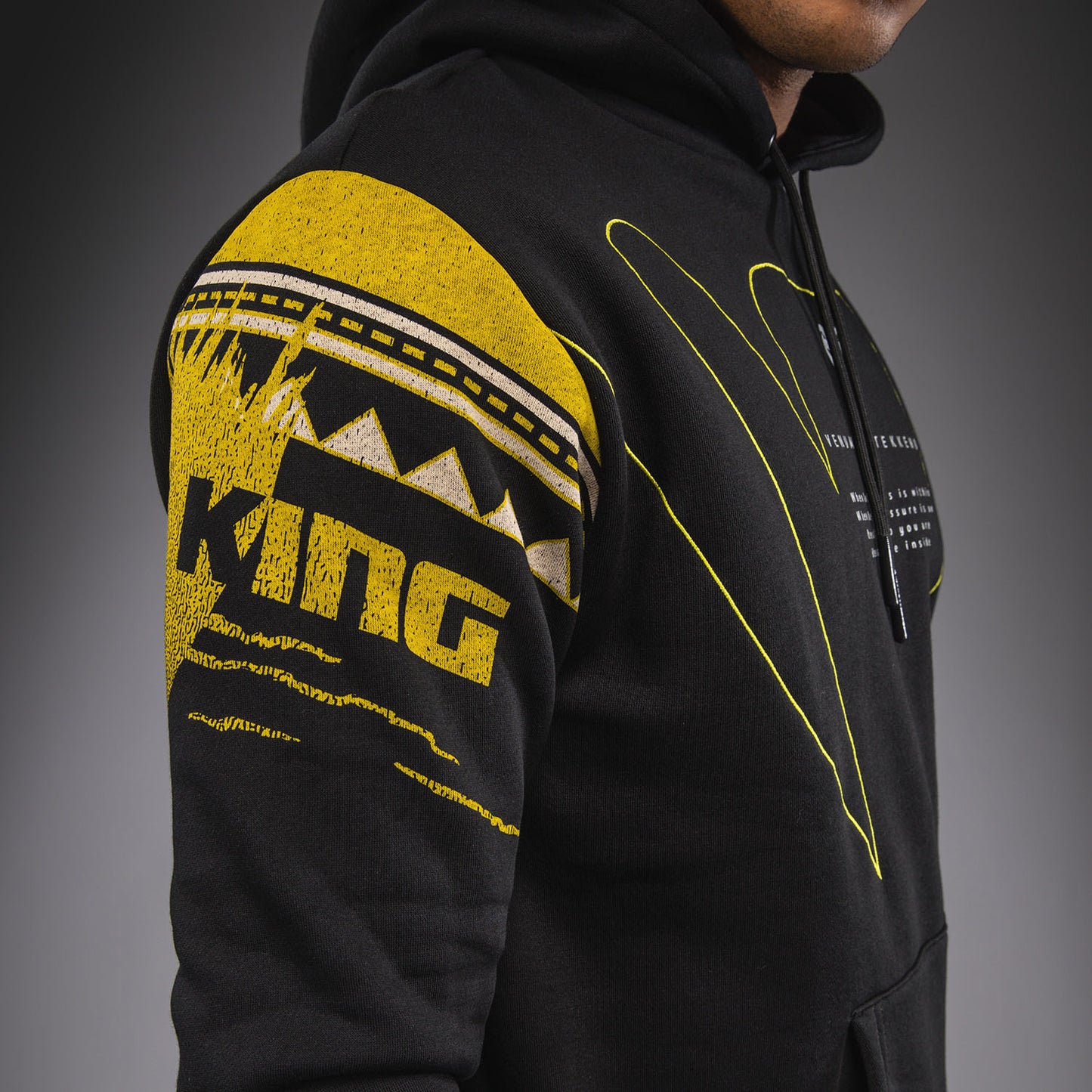 Venum x TEKKEN 8 Kapuzenpullover - King - Schwarz/Gelb