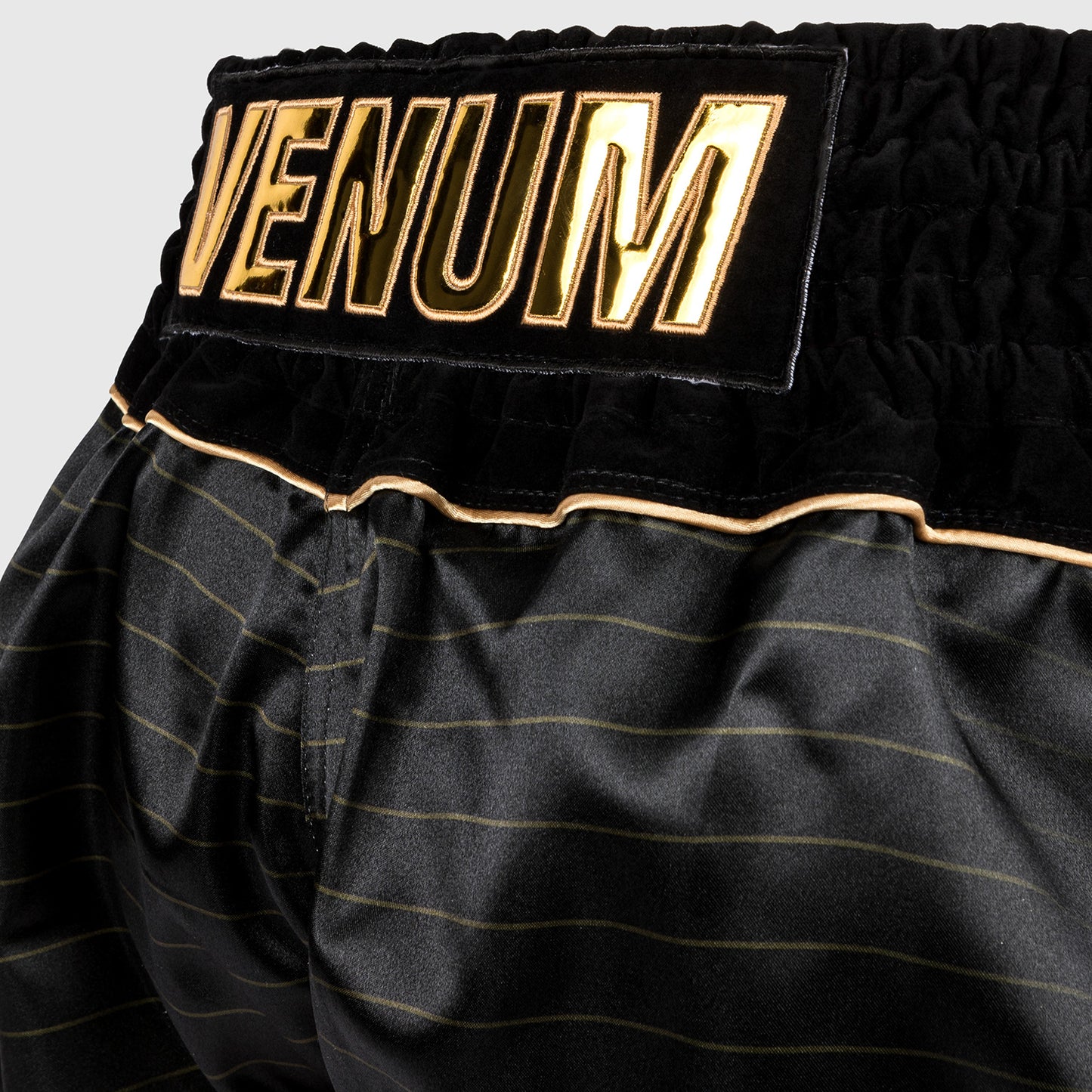 Venum Attack Muay Thai Shorts - Schwarz/Gold