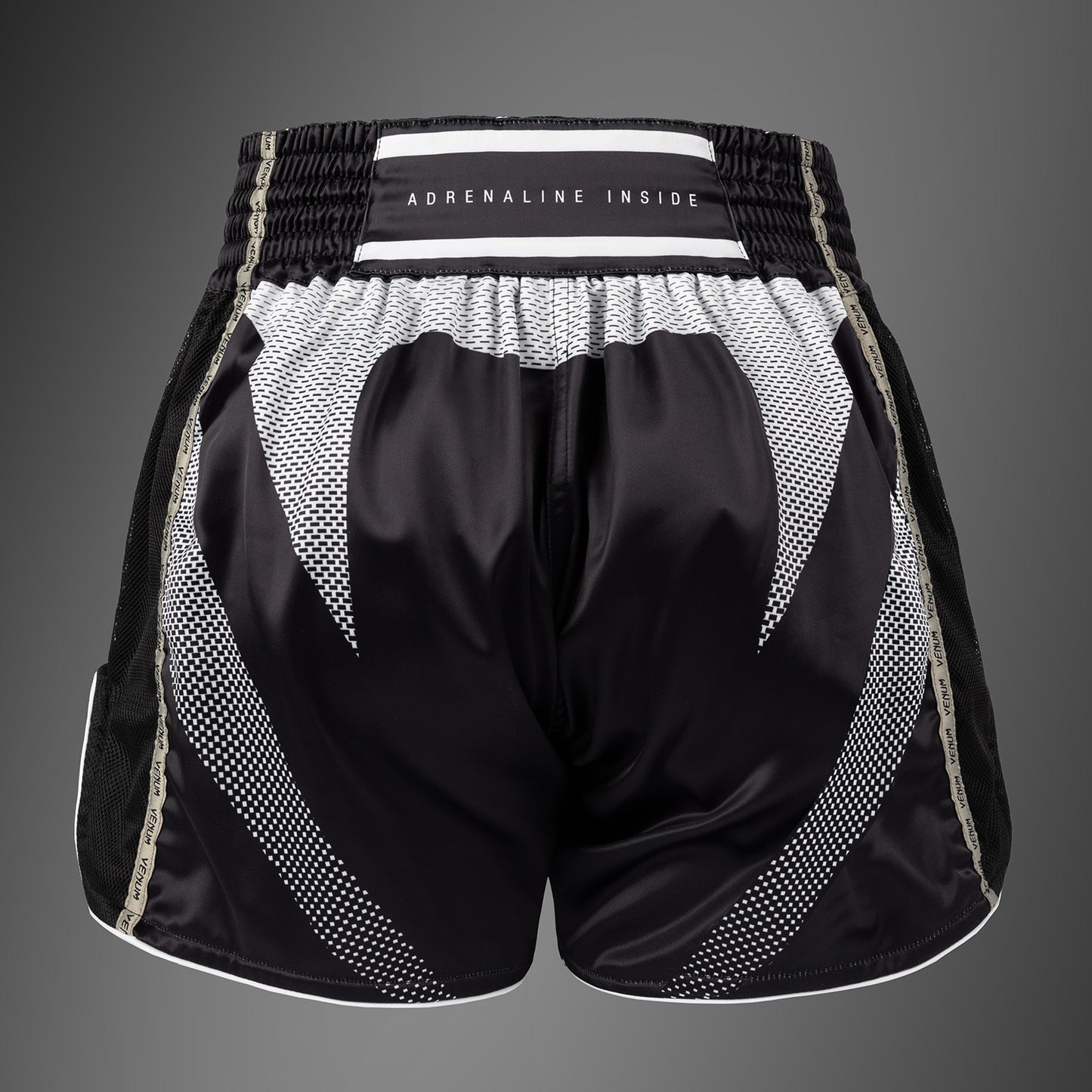 Venum Adrenaline Muay Thai Shorts – Schwarz/Sand