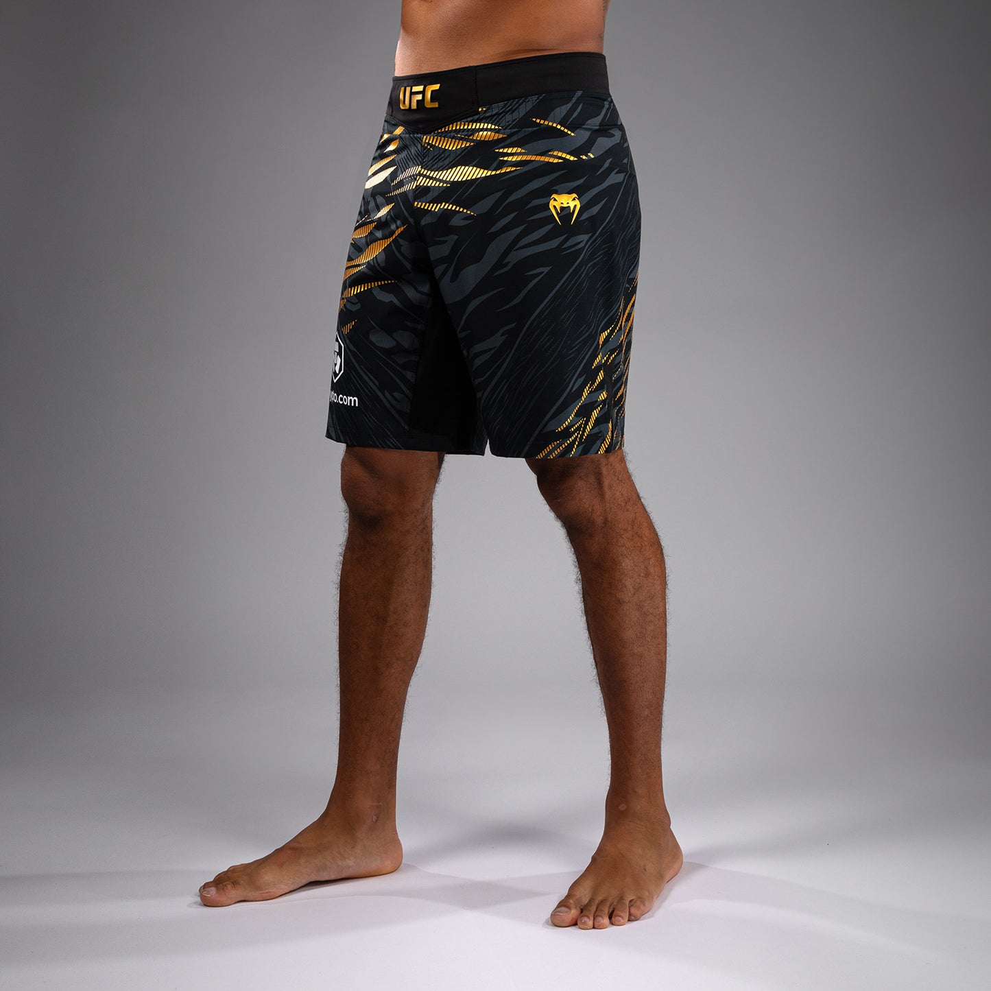 UFC Fusion by Venum Authentic Fight Night Herren Fight Short - Long Fit - Champion