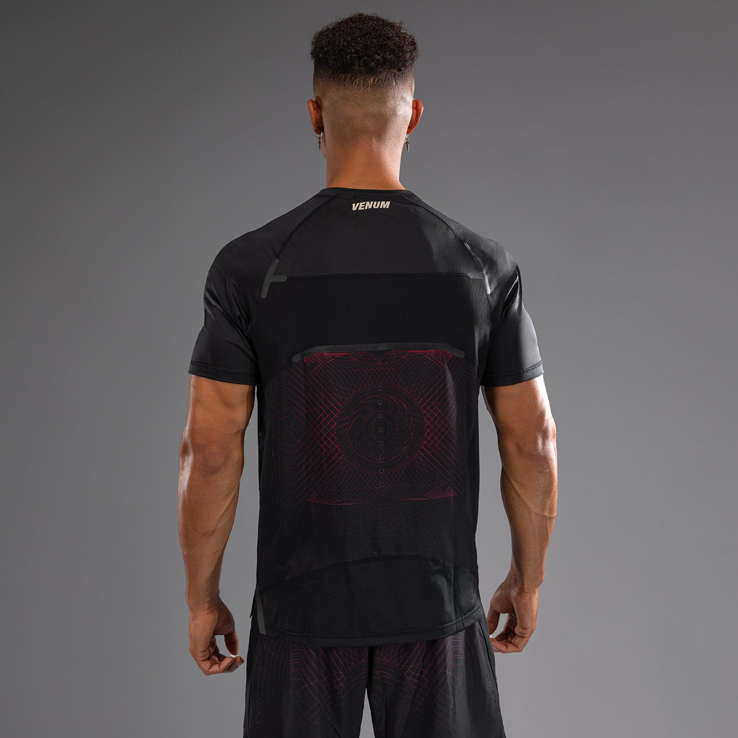 Venum G-Fit Air Herren Dry-Tech T-Shirt - Tiefschwarz / Feuerrot