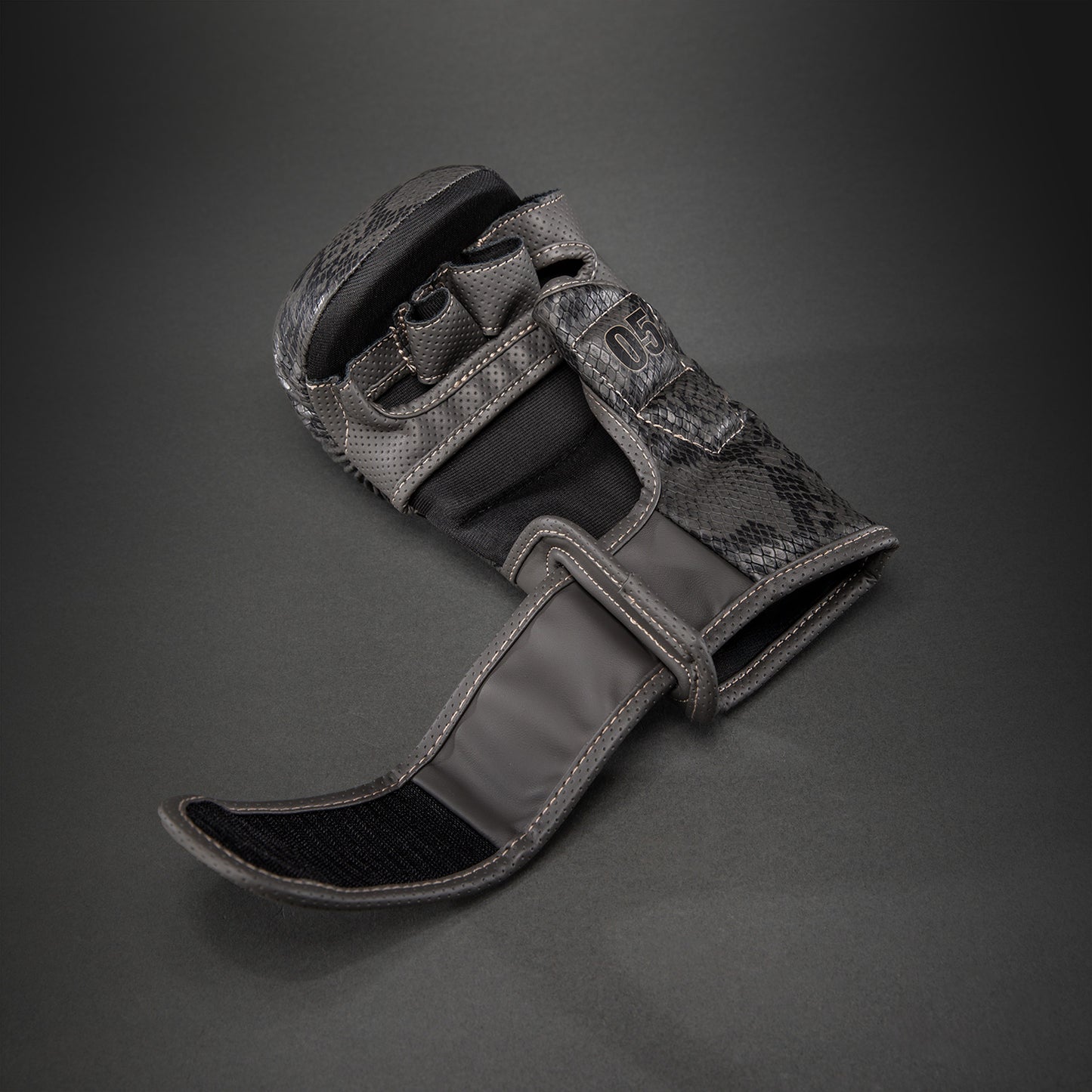 Venum Impact Evo Scales MMA Sparring Handschuhe – Dunkelgrau