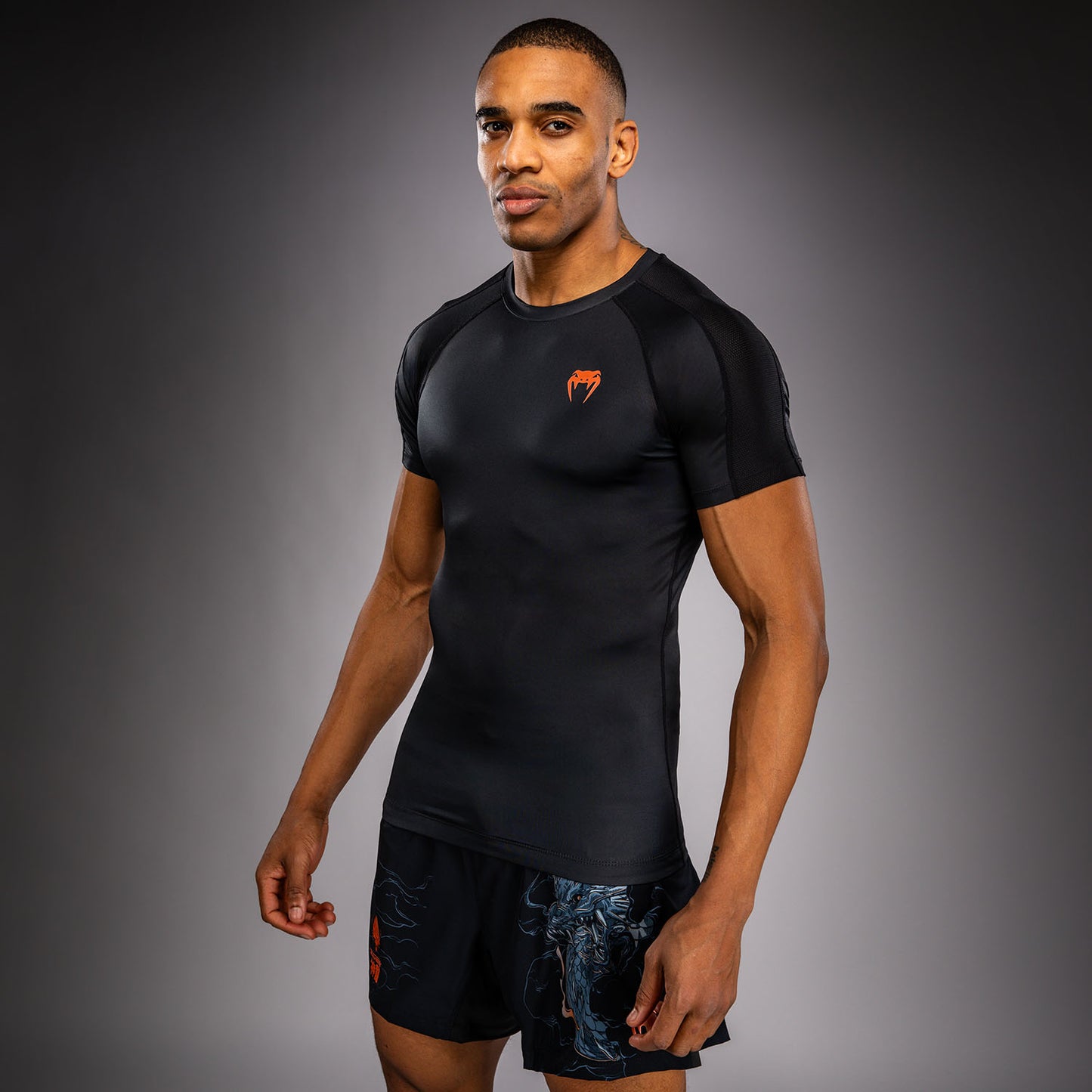 Venum Thunder Dragon Kurzarm Rashguard  – Schwarz/Grau/Kupfer