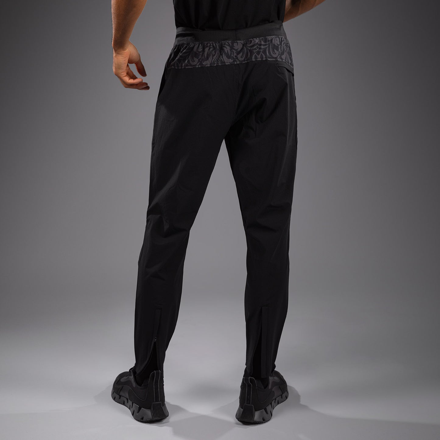 Venum x Topuria Unmatched Edition Jogginghose - Schwarz/Gold