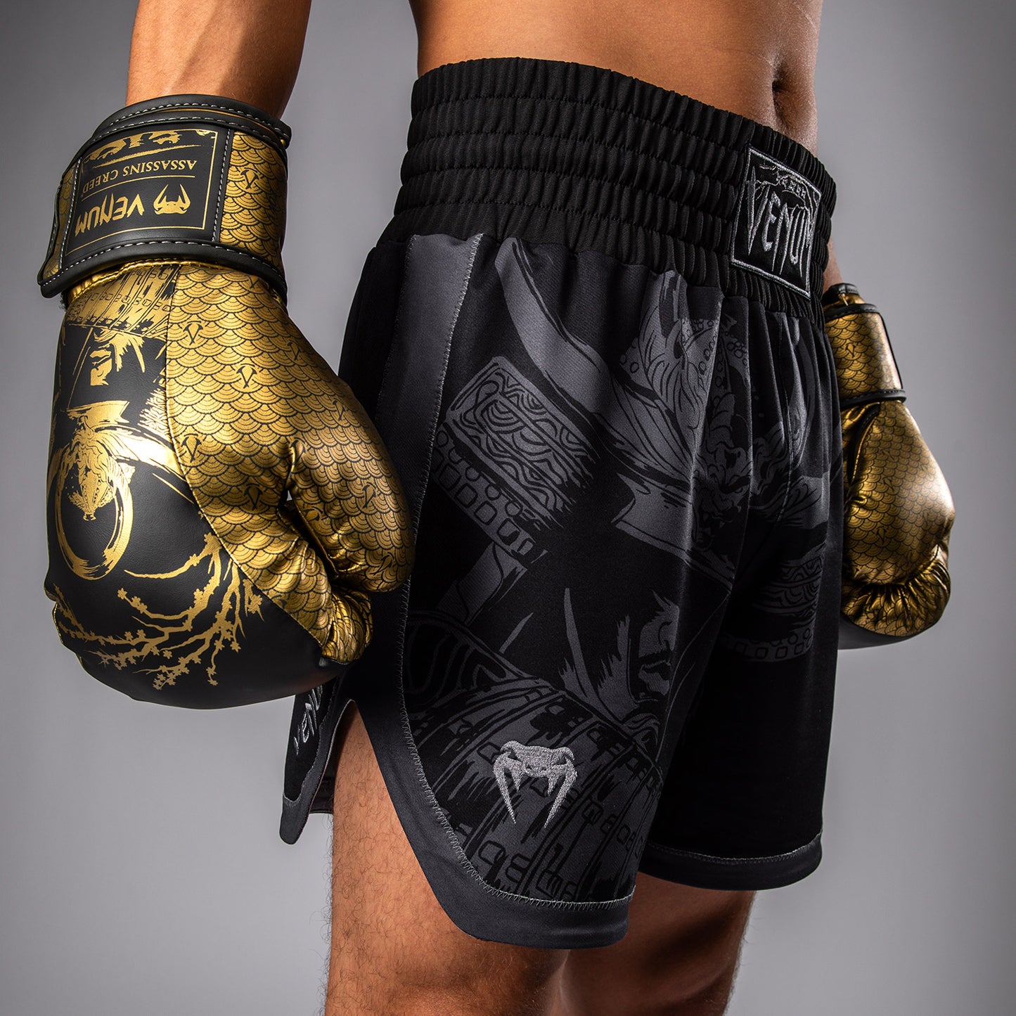Venum x Assassin’s Creed Shadows Herren Boxing Shorts - Schwarz