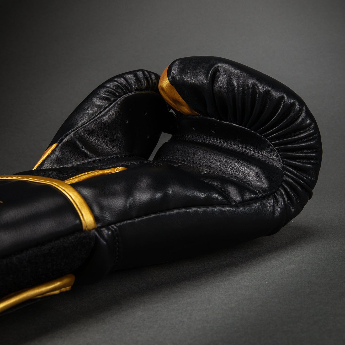 Venum Challenger 2.5 Boxhandschuhe – Schwarz/Gold