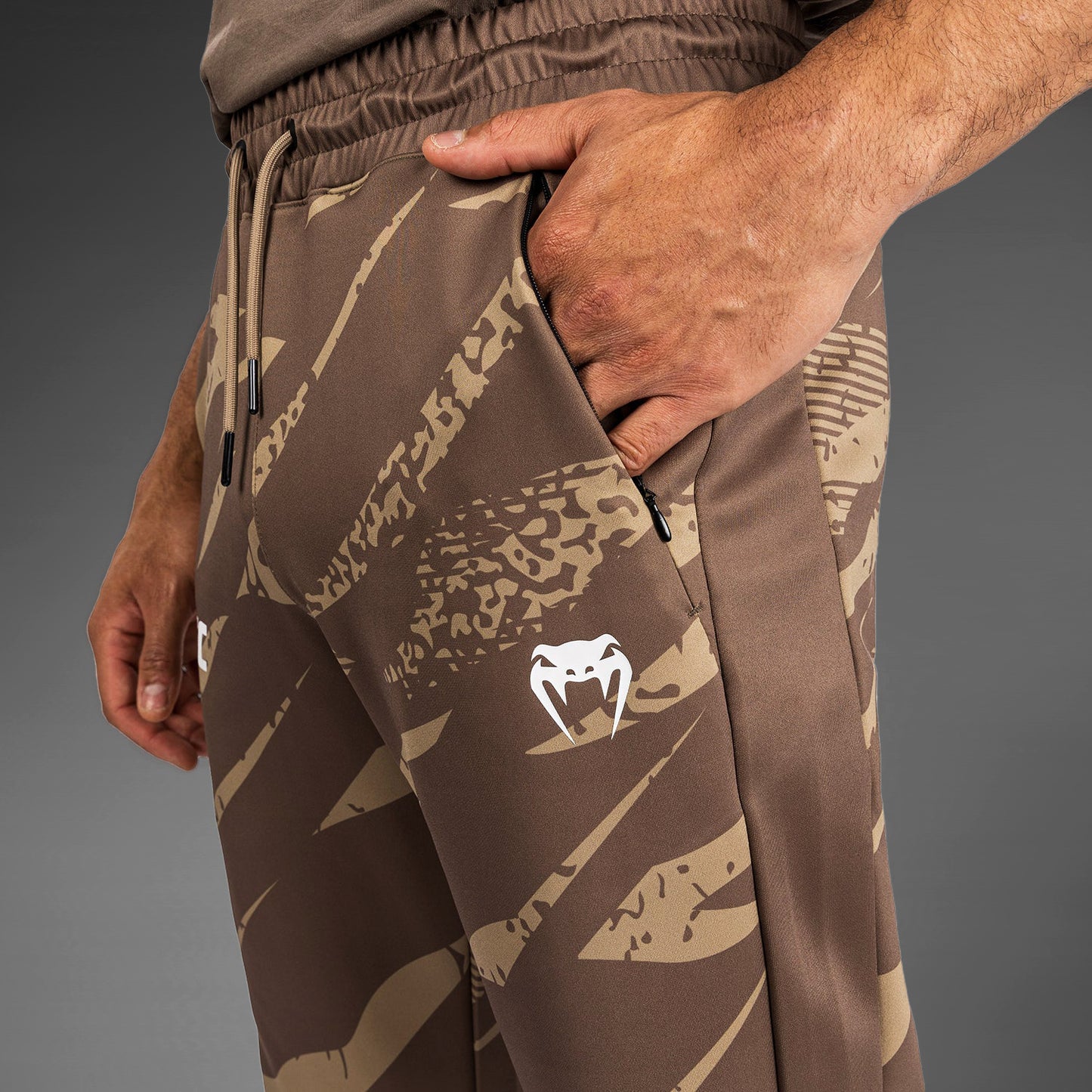 UFC Adrenaline by Venum Fight Week Herrenhose - Desert Camo