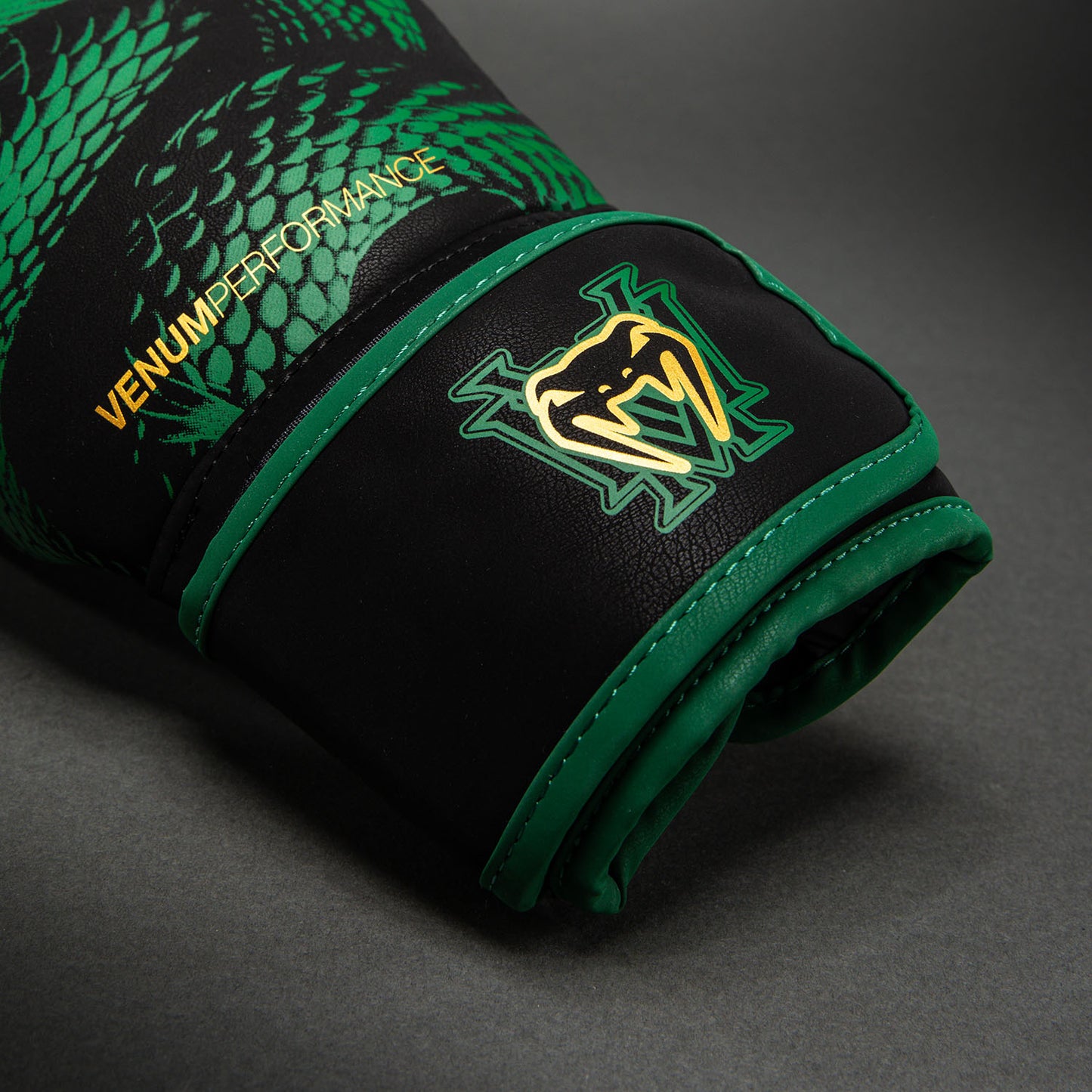 Venum Matupa Boxhandschuhe - Schwarz/Grün/Gold