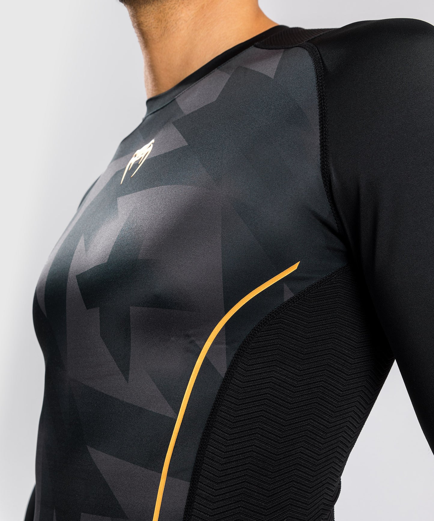 Venum Razor Kompressions-T-Shirt – lange Ärmel – Schwarz/Gold