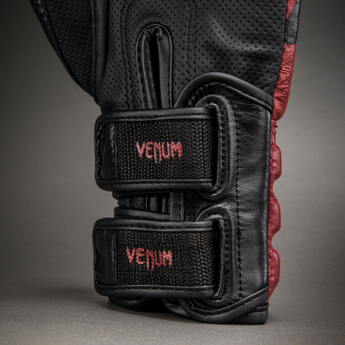 Venum Reverso Boxhandschuhe – Schwarz/Rot