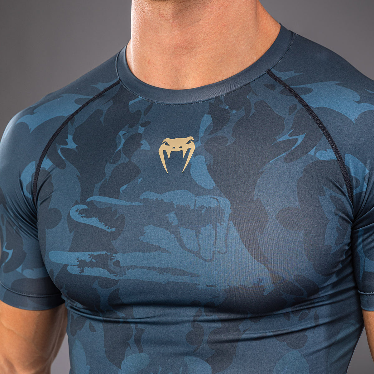 Jujutsu Kaisen x Venum Fushiguro Kurzarm Rashguard – Ozeanblau