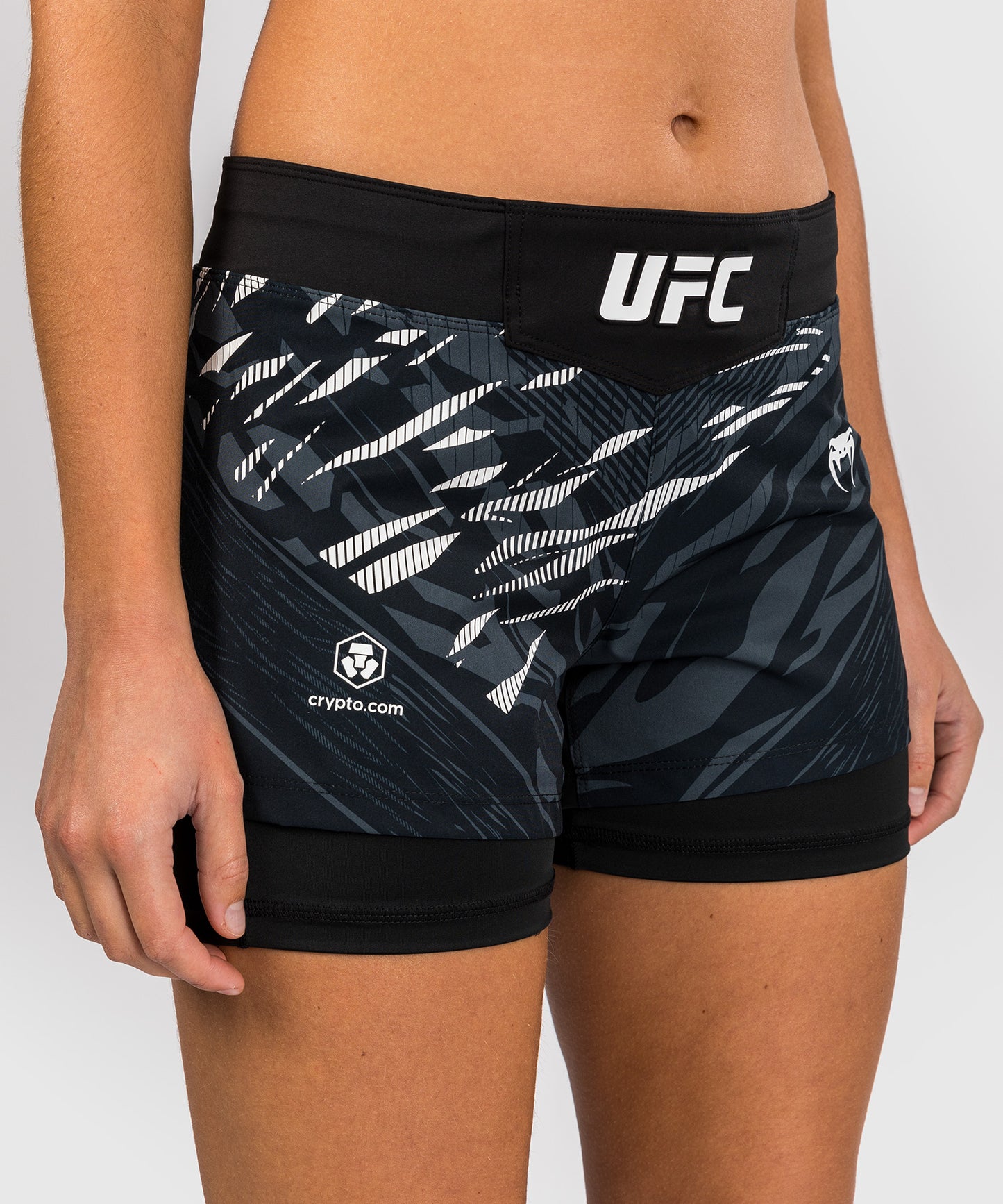 UFC Fusion by Venum Authentic Fight Night Damen Fight Short - Schwarz