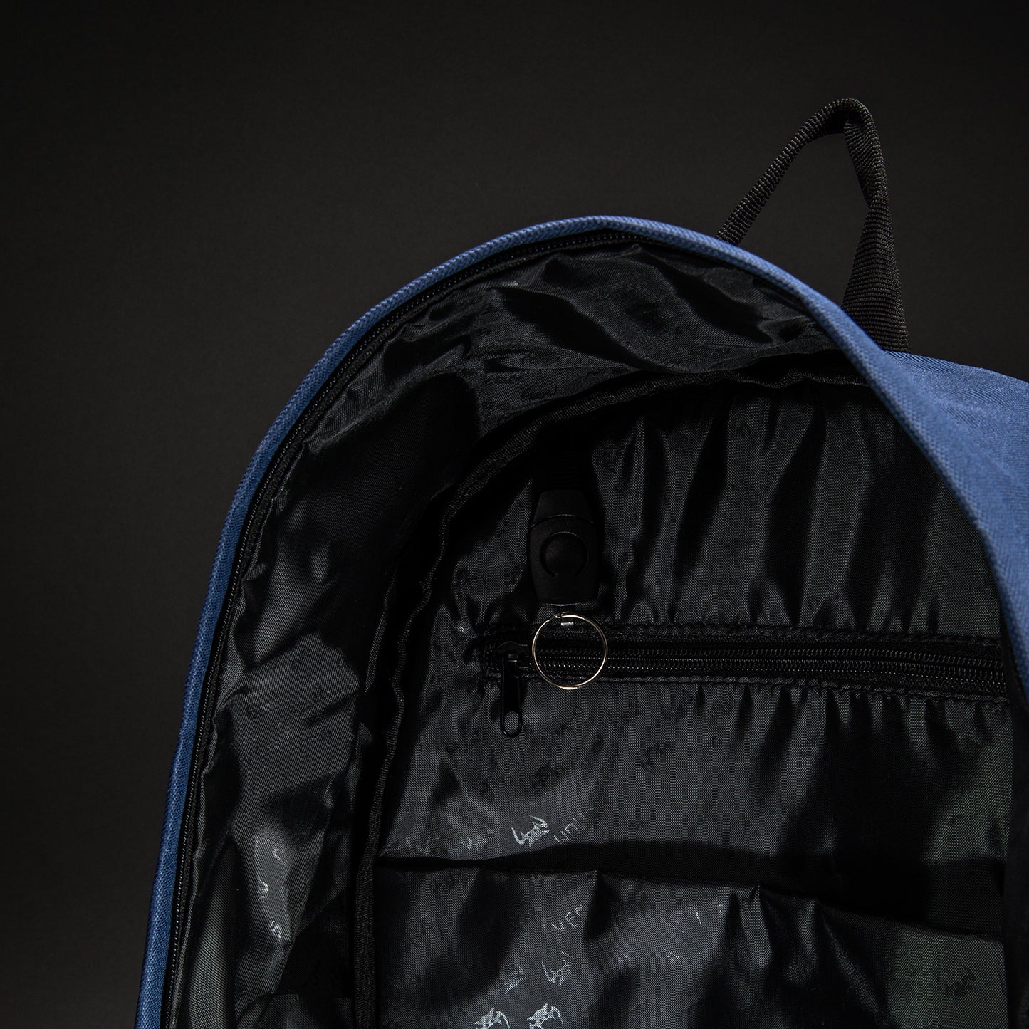 Venum Essential Sporttasche (24 L) - Marineblau