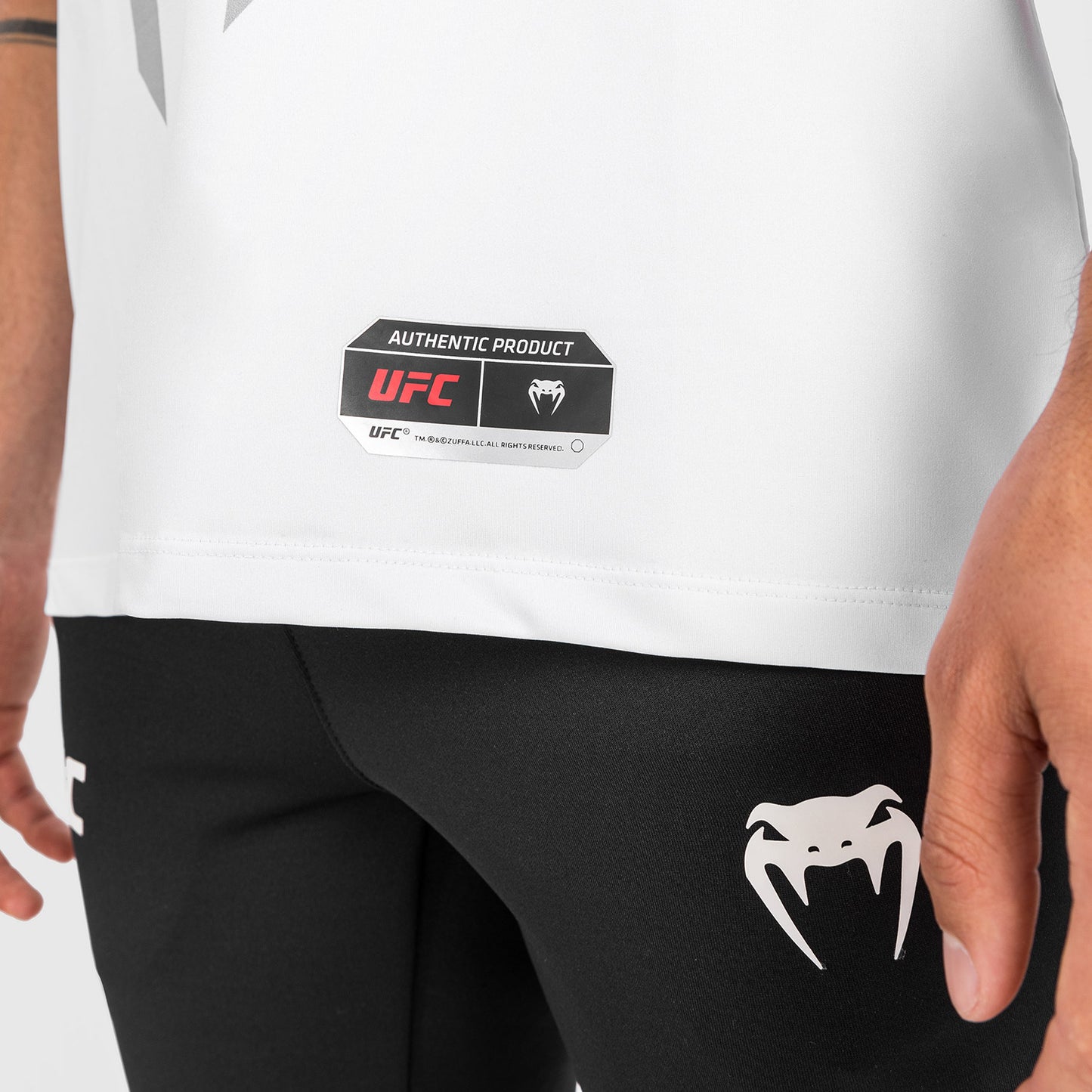 UFC Venum Authentic Fight Night 2.0 Männer Walkout Jersey - weiß