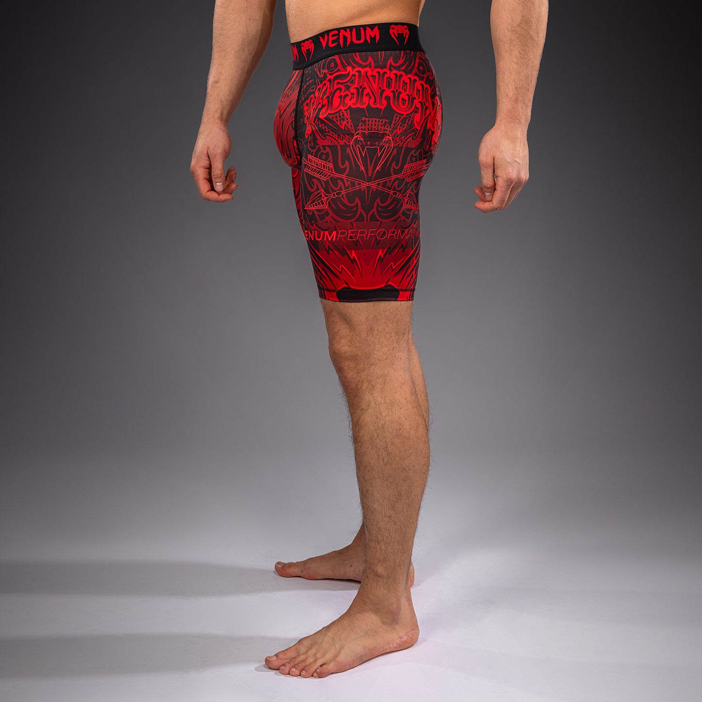 Venum Wolf Atak Kompressionsshort – Schwarz/Rot