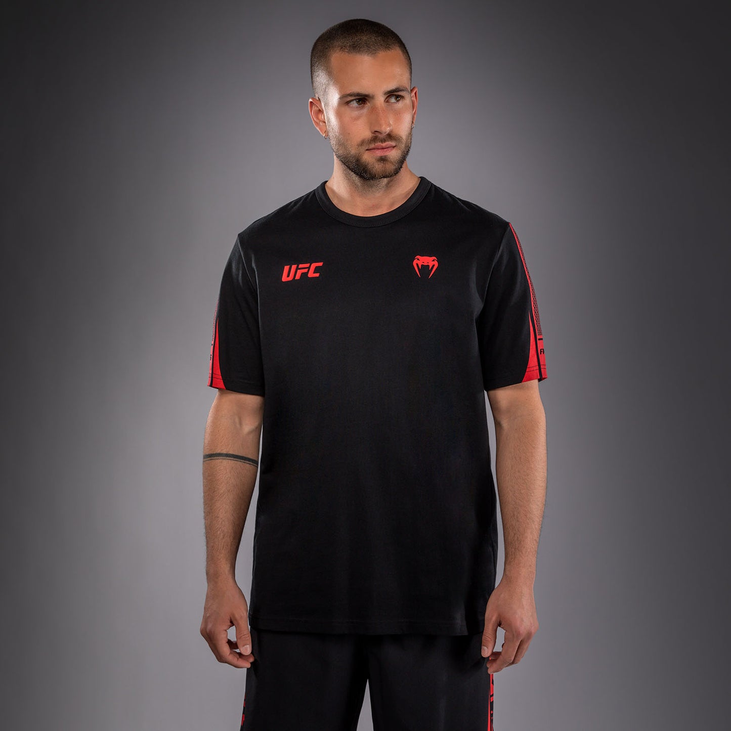 Venum UFC Unity by Venum Authentic Fight Week Herren-Kurzarm-T-Shirt - Schwarz