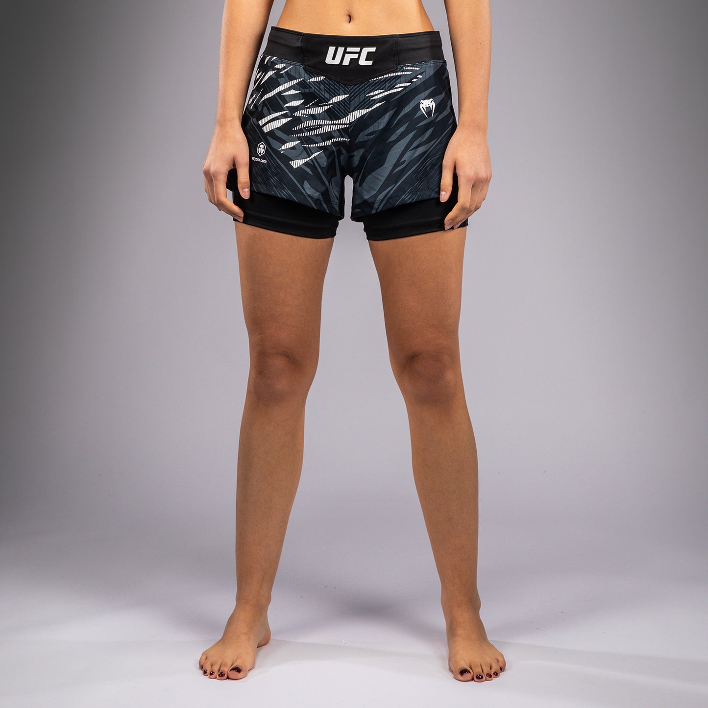 UFC Fusion by Venum Authentic Fight Night Damen Fight Short - Schwarz