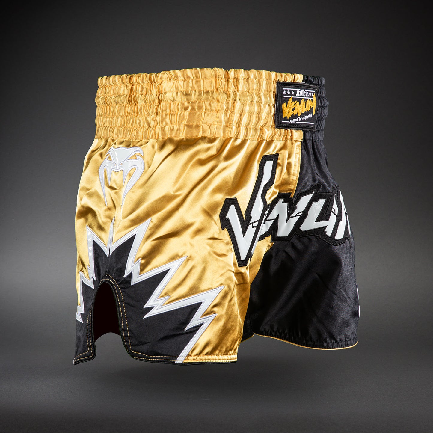 Venum Inferno 2.0 Muay Thai Shorts - Schwarz/Gold
