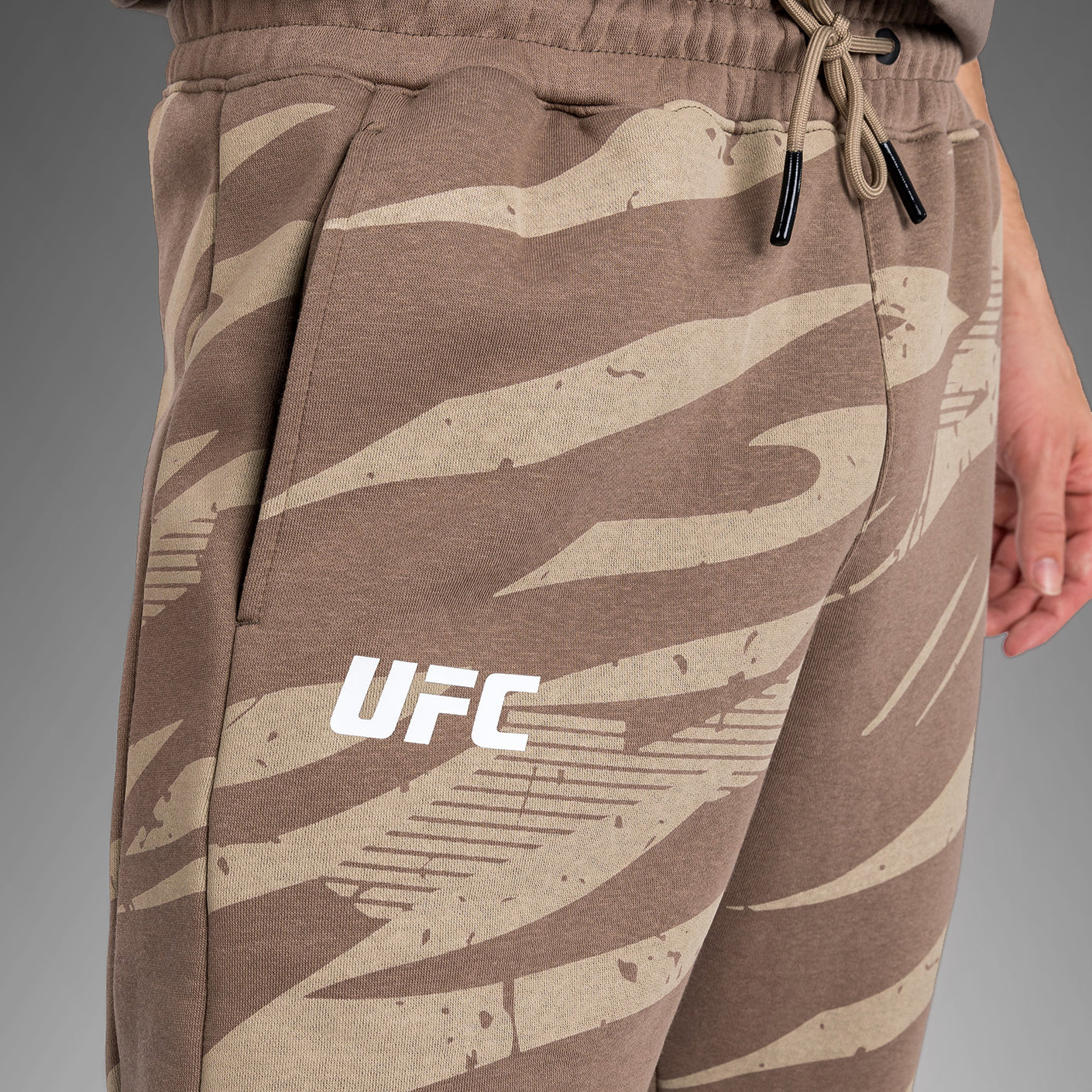 UFC Adrenaline by Venum Fight Week Herrenhose - Desert Camo