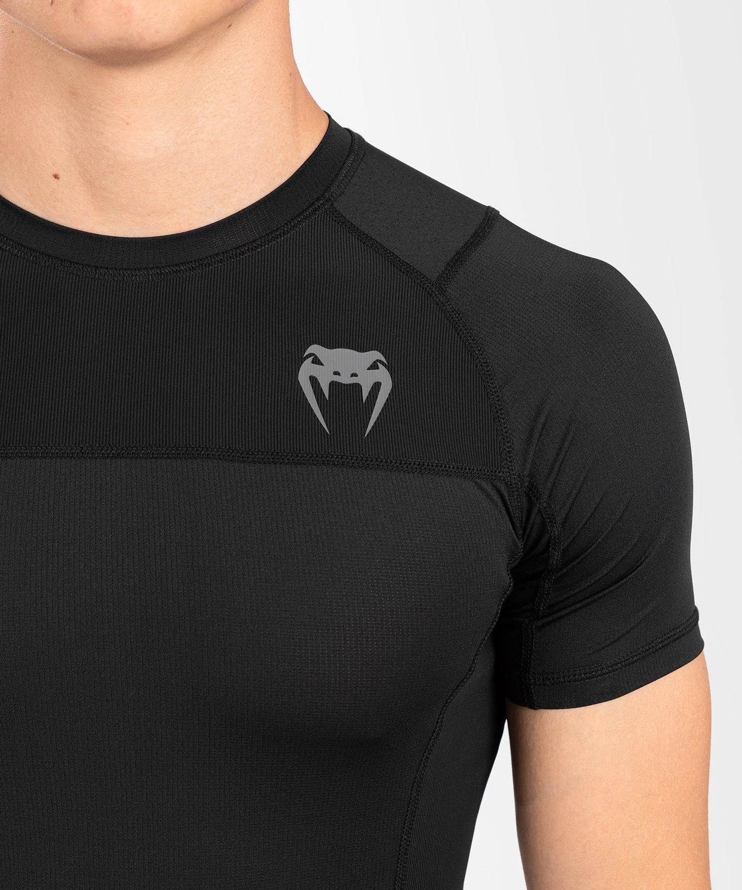 Venum G-Fit Air Rashguard Kurzarm – Schwarz