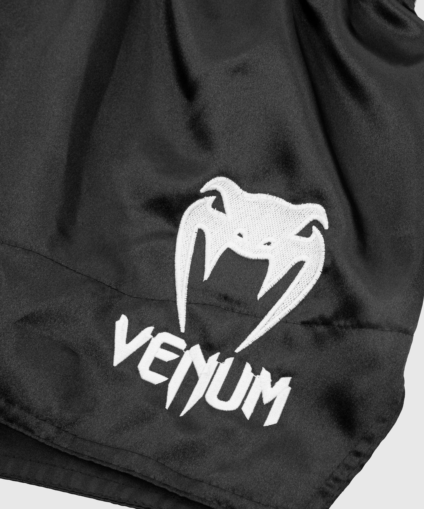Shorts Muay Thai Venum Classic - Schwarz/Weiß