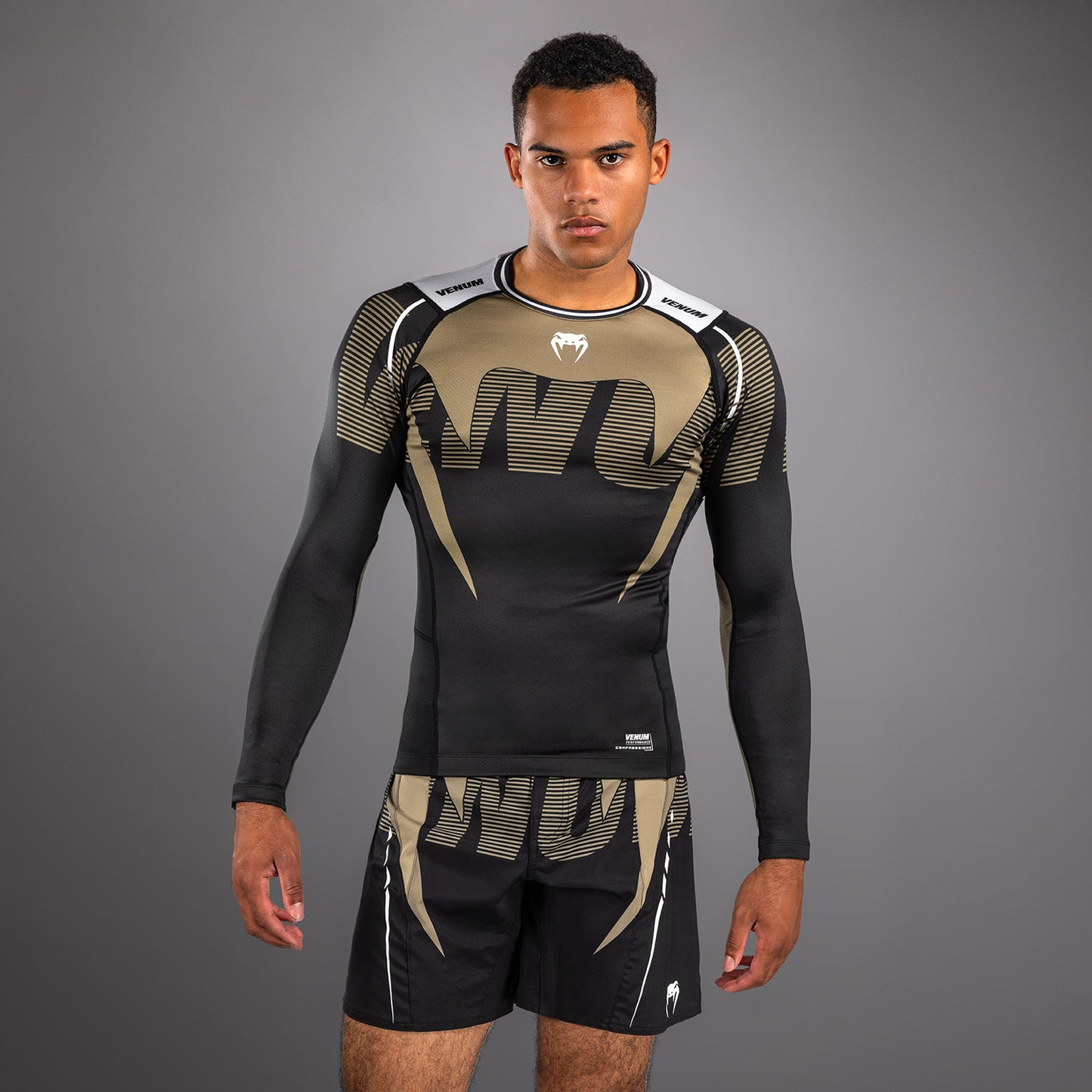 Venum Adrenaline Langarm Rashguard – Schwarz/Sand