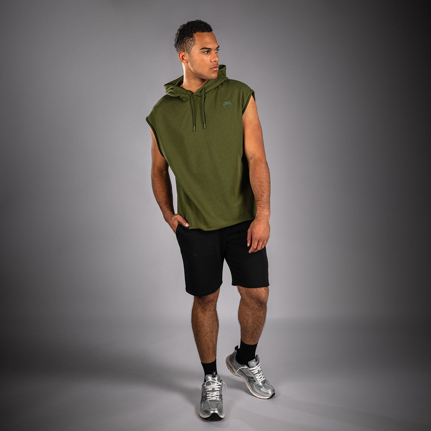 Venum Divide Ärmelloser Kapuzenpullover - Militärgrün