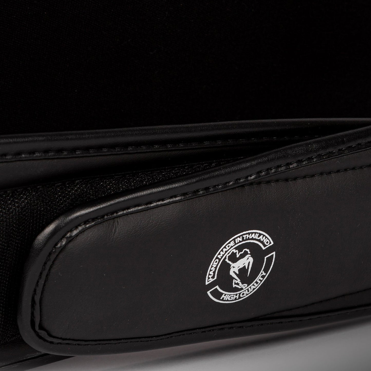 Venum Elite Dicke Coaching-Pads Leder Mini (Paar) – Schwarz/Weiß