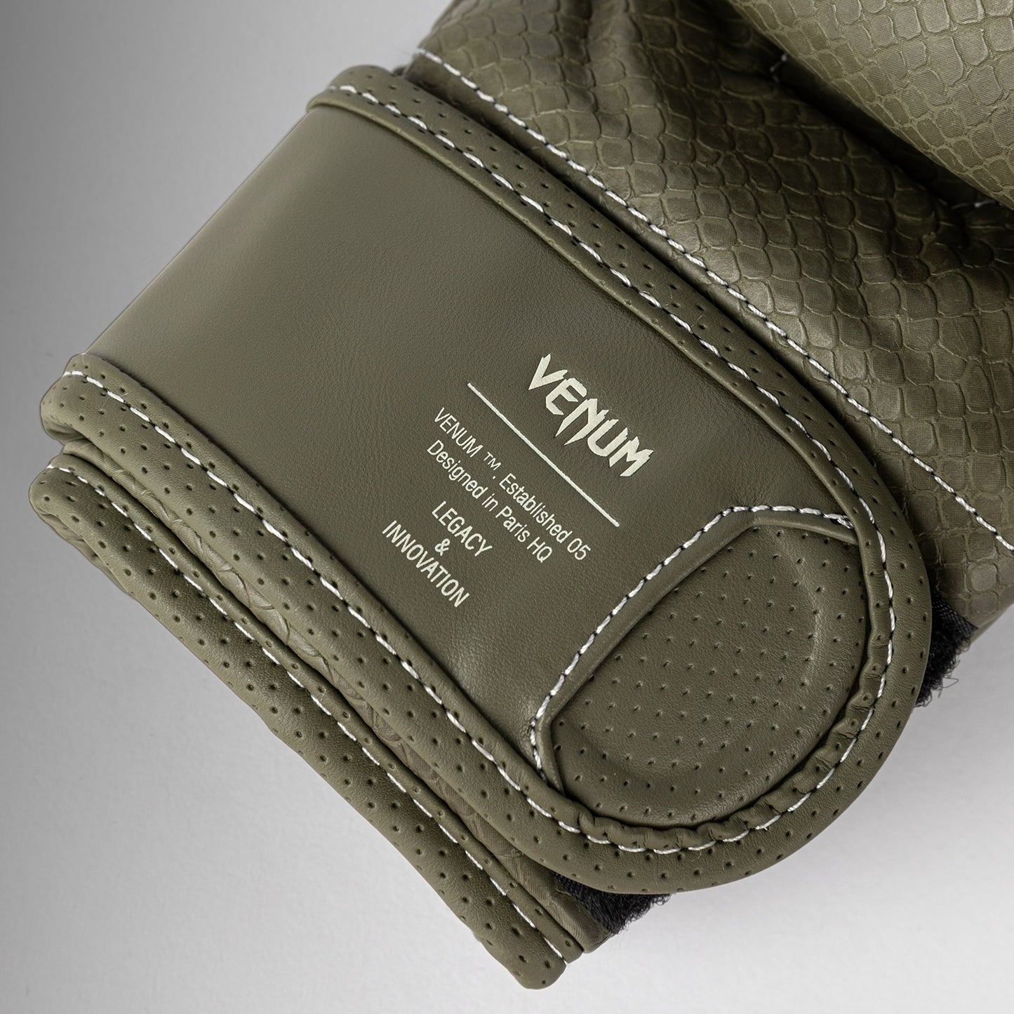 Venum Impact Evo Scales MMA Sparring Handschuhe – Army Grün